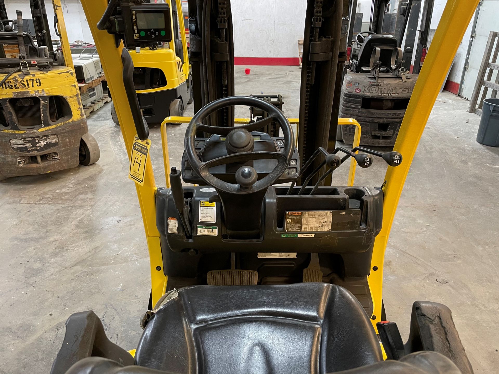 2017 HYSTER 5,000-LB. CAPACITY FORKLIFT, MODEL: S50FT, S/N H187V08171R, LPG, LEVER SHIFT TRANSMISSIO - Image 5 of 6