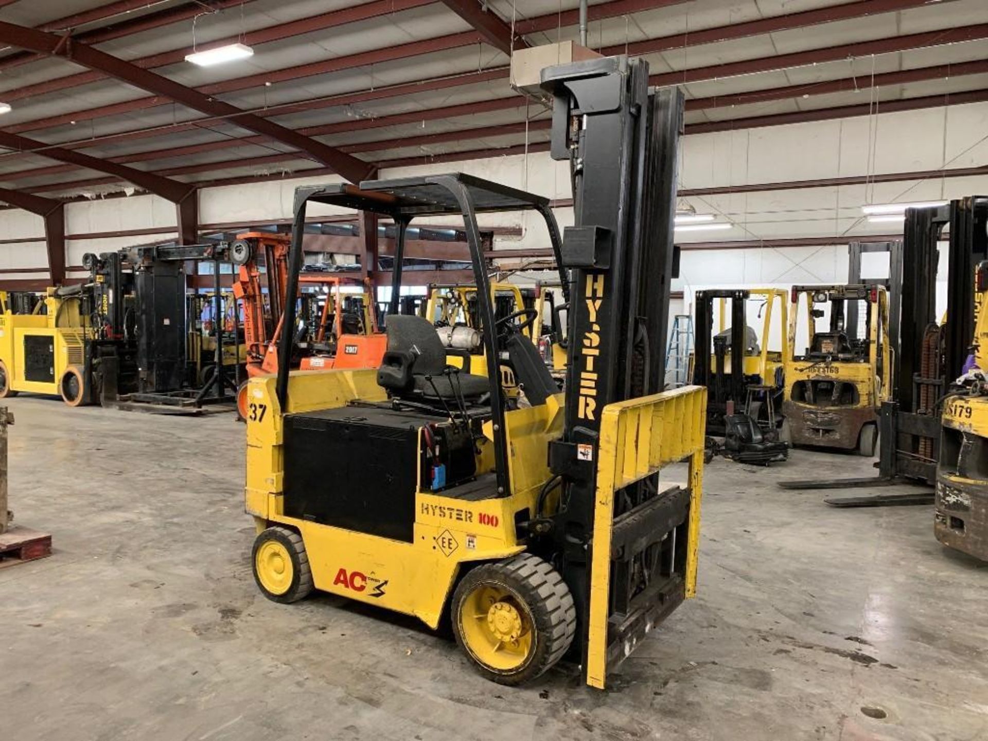 2005 HYSTER EE-RATED 10,000-LB. CAPACITY FORKLIFT, MODEL: E100ZS, S/N: D098N01783C, 48V ELECTRIC WIT - Image 6 of 7