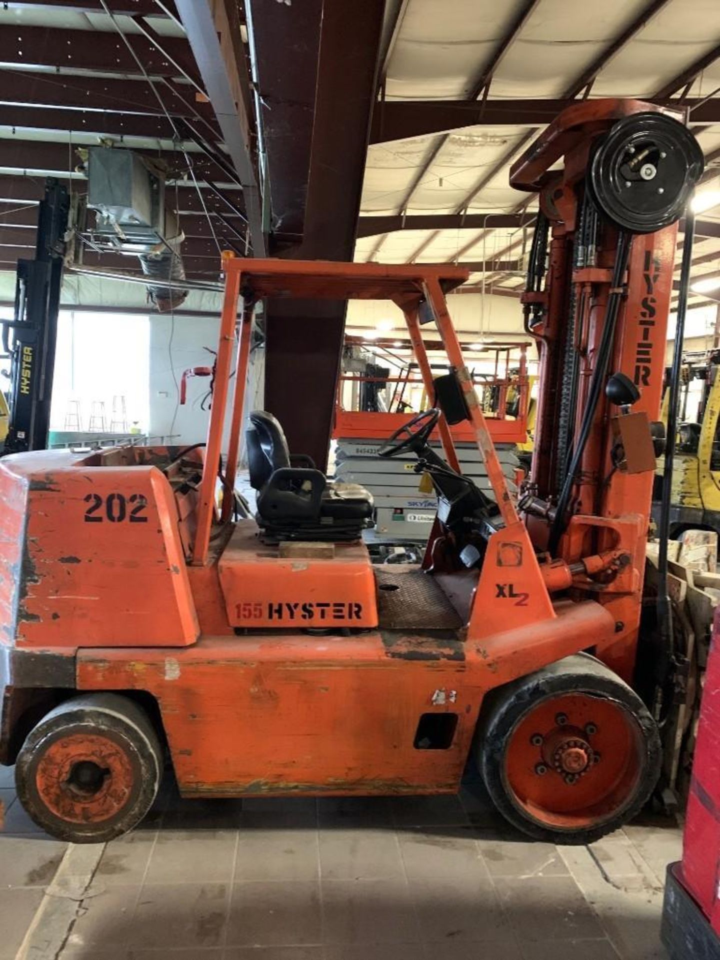 2000 HYSTER 15,500-LB. CAPACITY FORKLIFT, MODEL: S155XL2, S/N: B024D06682X, LPG, LEVER SHIFT TRANSMI