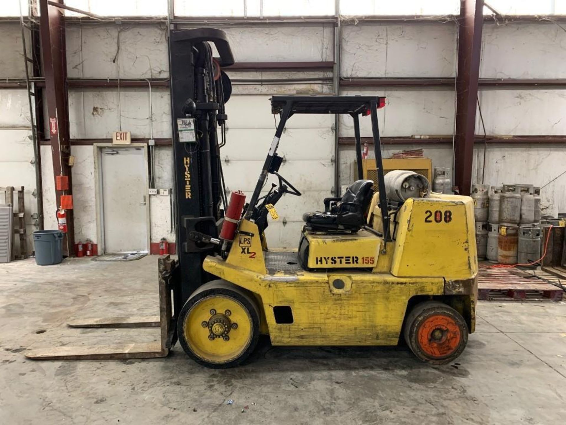 2003 HYSTER 15,500-LB. CAPACITY FORKLIFT, MODEL: S155XL2, S/N: B024V02187A, LPG, LEVER SHIFT TRANSMI