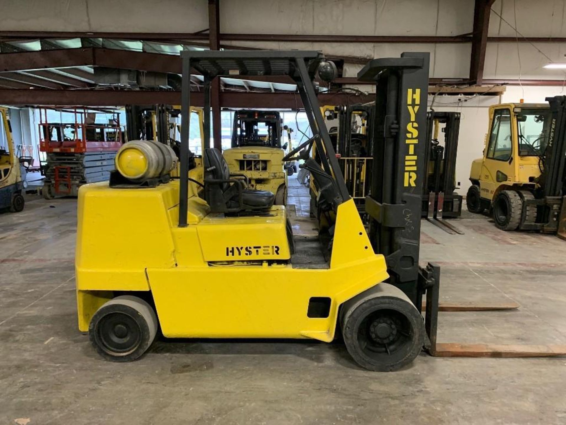 1993 HYSTER 10,000-LB. CAPACITY FORKLIFT, MODEL: S100XL, S/N: D004V07106P, LPG, LEVER SHIFT TRANSMIS