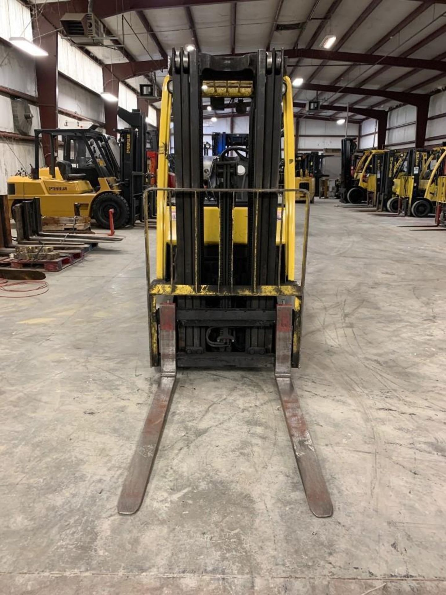 2017 HYSTER 5,000-LB. CAPACITY FORKLIFT, MODEL: S50FT, S/N H187V08161R, LPG, LEVER SHIFT TRANSMISSIO - Image 6 of 7