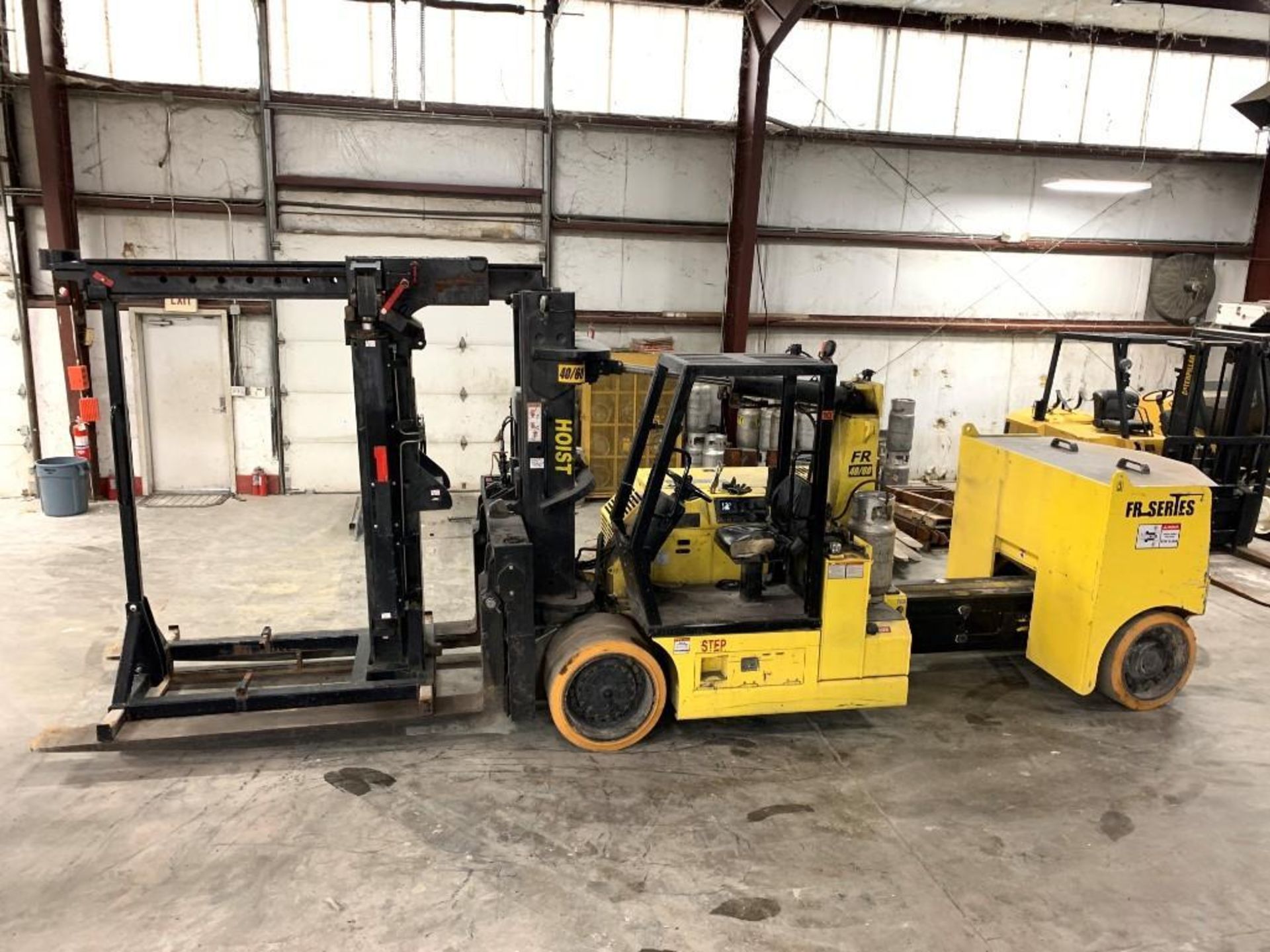 2017 HOIST FR-40/60 EXTENDABLE COUNTERWEIGHT FORKLIFT, 60,000-LB. CAPACITY @ 36'' LOAD CENTER WITH C - Image 2 of 15