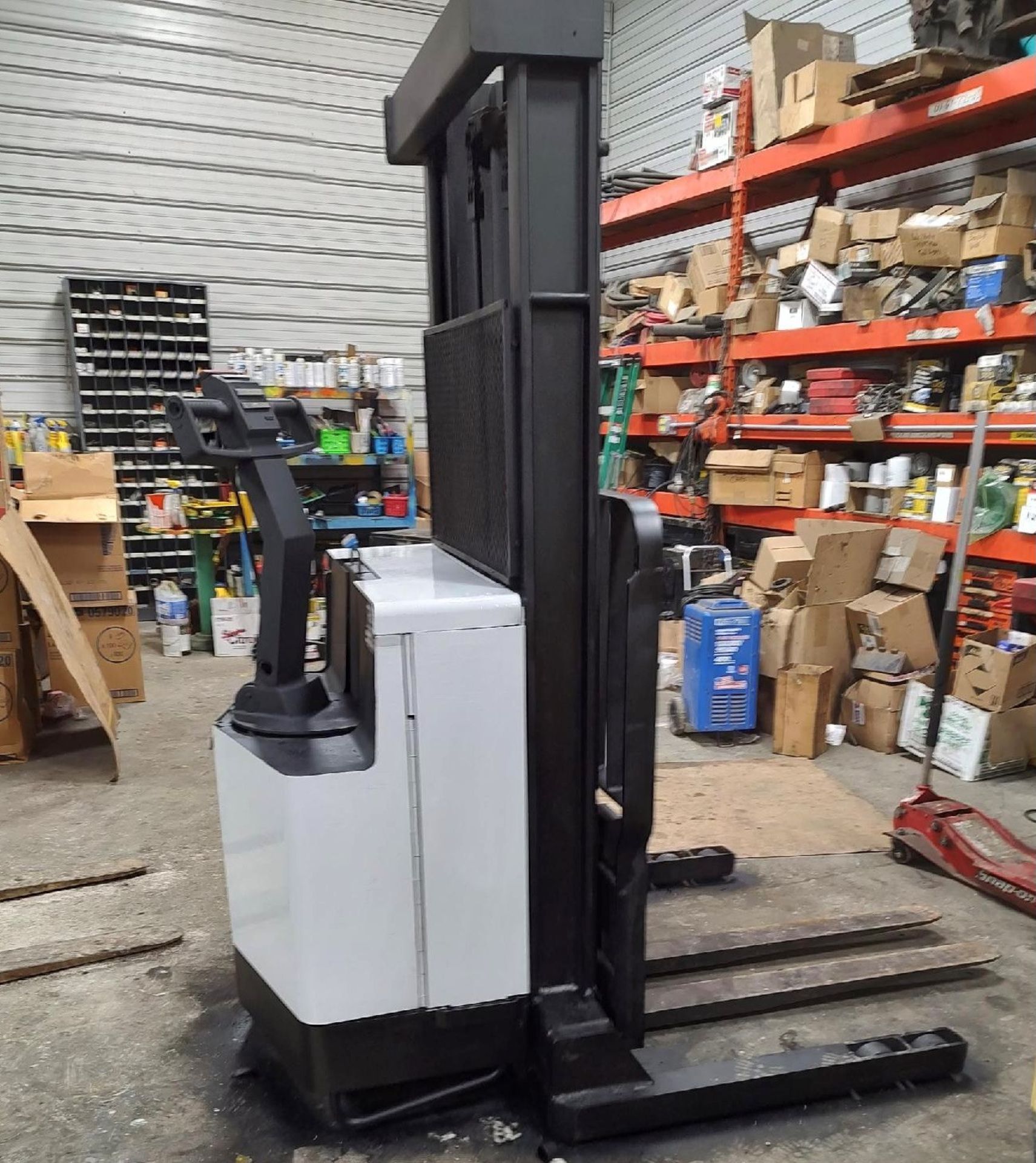 CROWN 4,000-LB. CAPACITY WALK-BEHIND FORKLIFT/STACKER, MODEL: 40WTL-S, S/N: 1A150720, 24V, 2-STAGE M