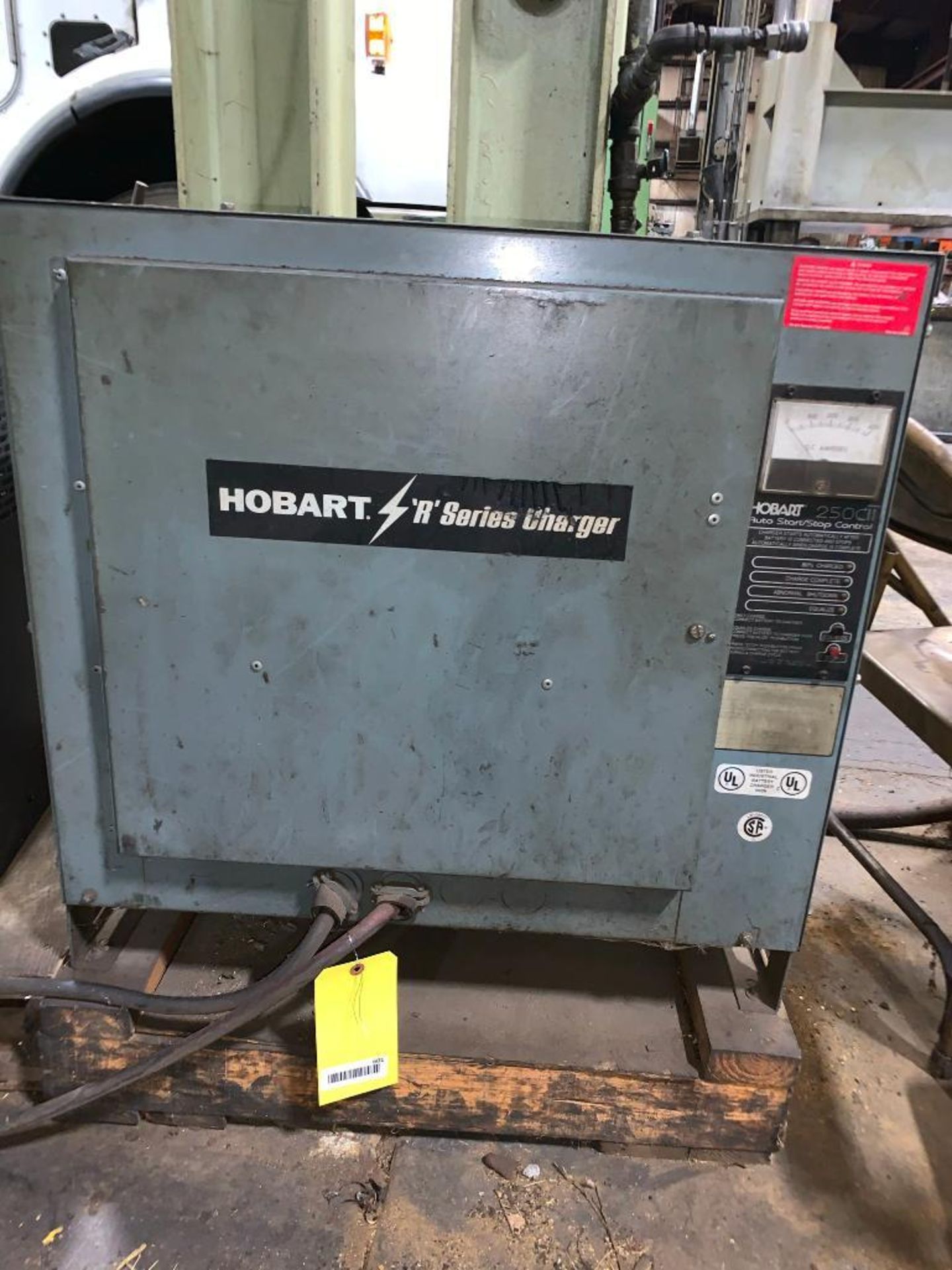 HOBART R SERIES 36 V. BATTERY CHARGER, MODEL 1400C3-18R, 208/240/480 V., S/N 398CS41064