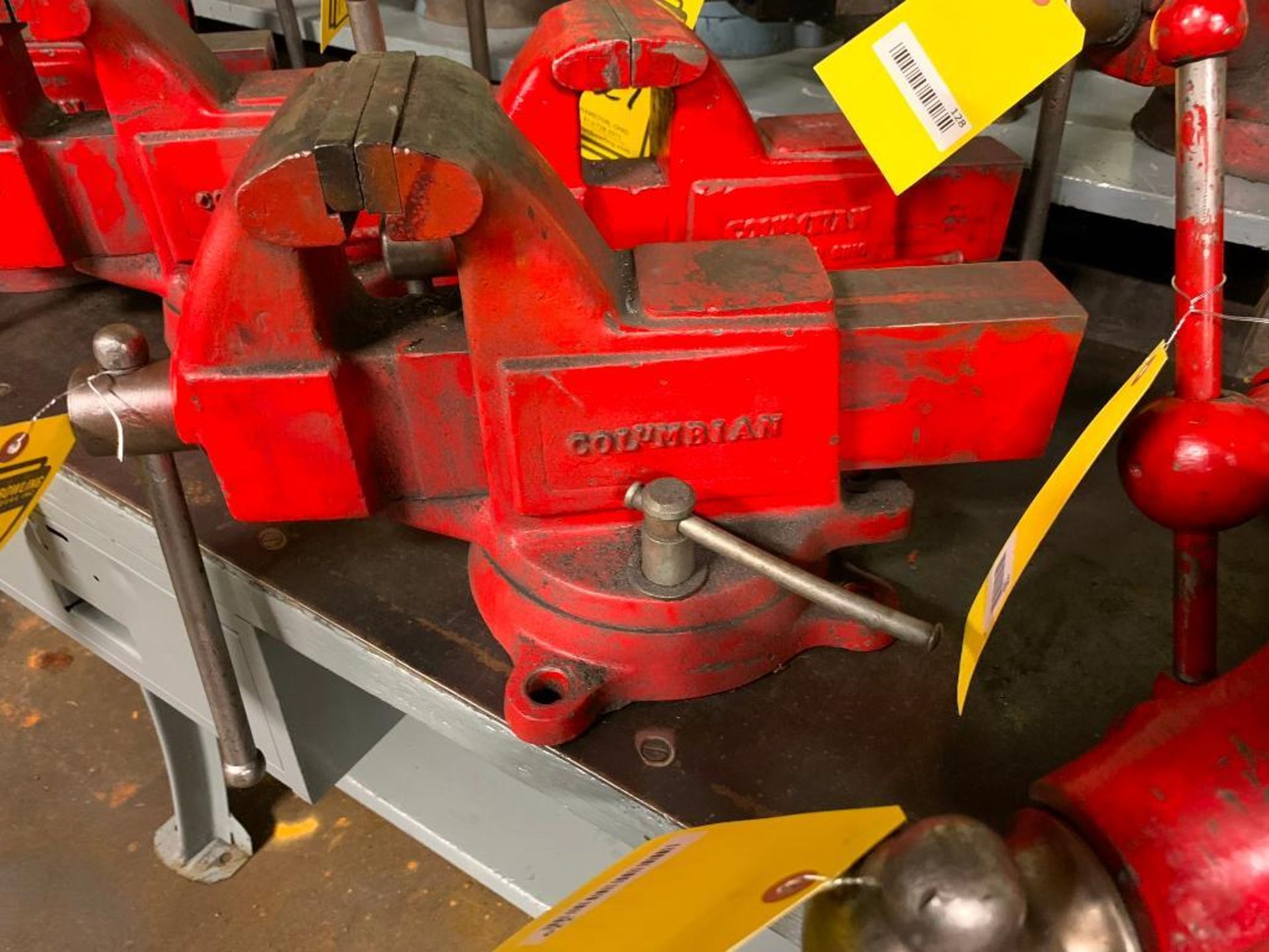 COLUMBIAN 4'' BENCH VISE