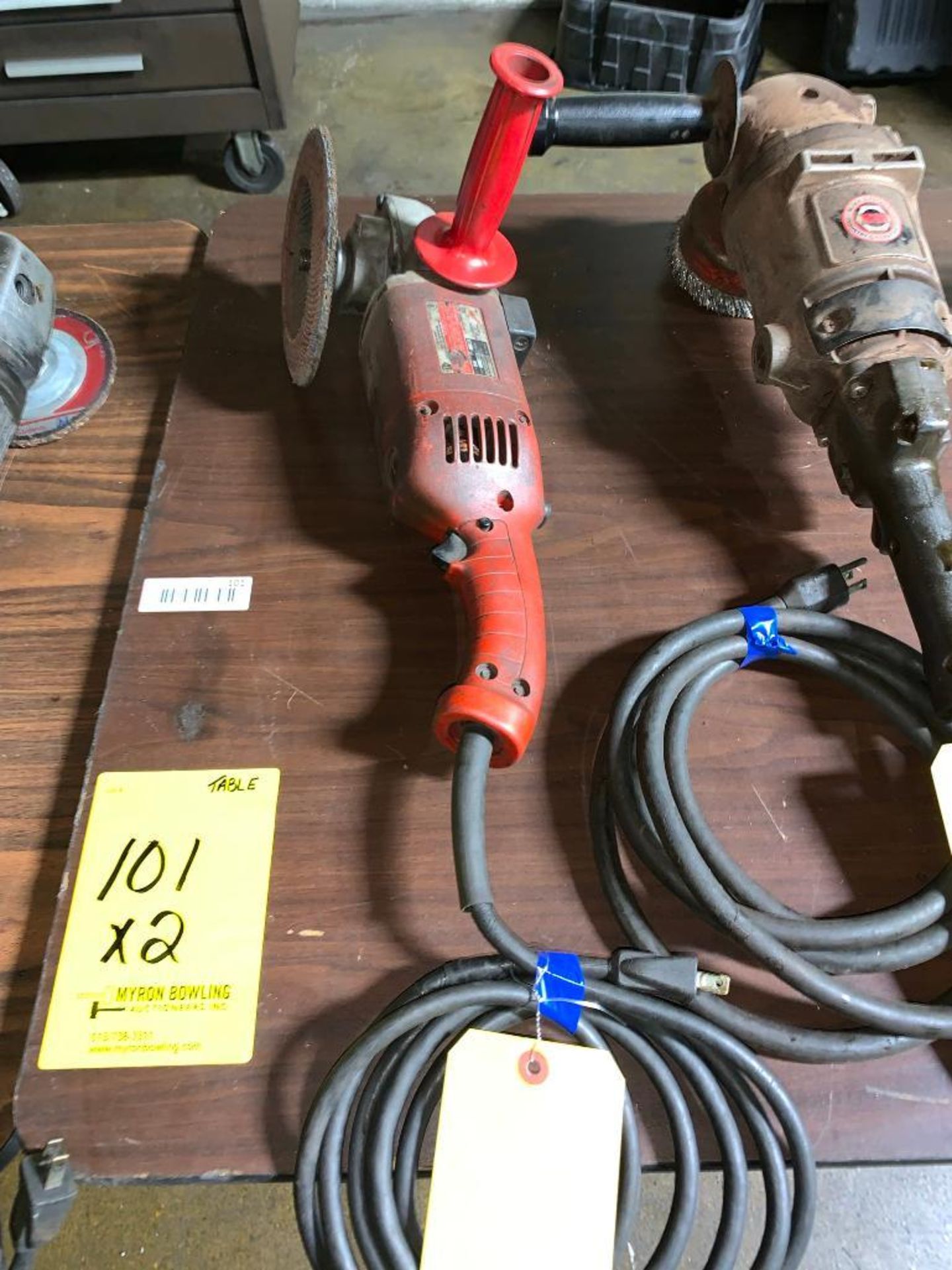 MILWAUKEE HD 9'' SANDER, 120 V.