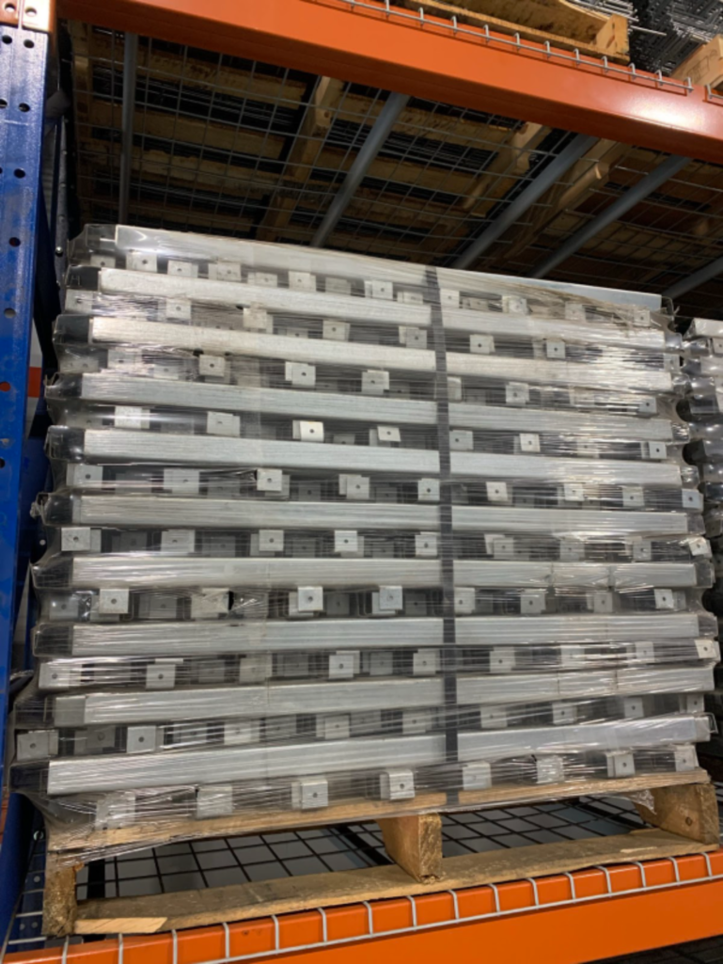 (2,075X) 44'' FLANGED PALLET SUPPORTS, LOCATION: 8921 AIRWAYS BLVD., SOUTHAVEN, MS 38671