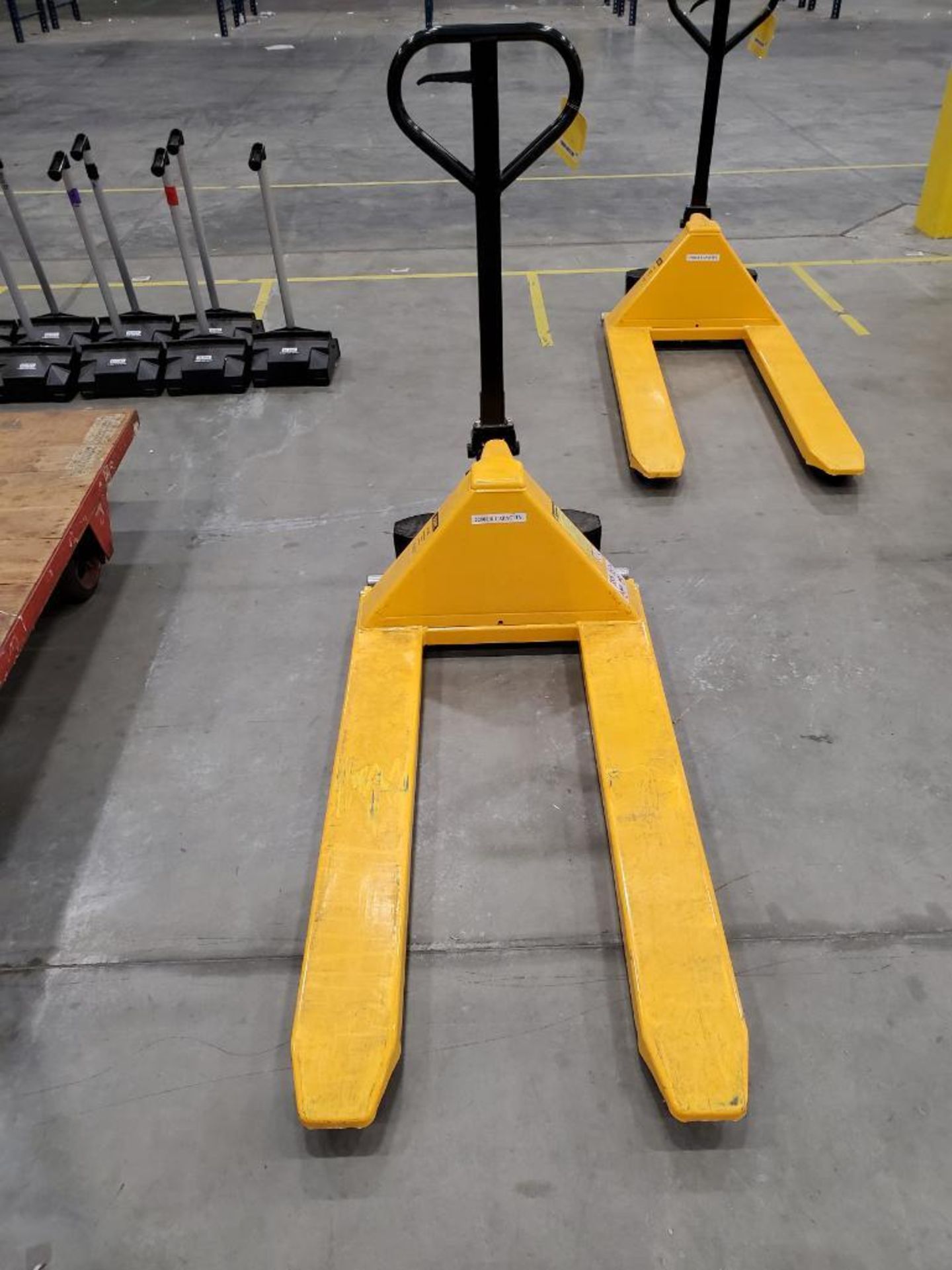 ULINE 2,200 LB. HYDRAULIC SCISSOR LIFT PALLET JACK, MODEL H-1785, 45" FORKS - Image 2 of 4