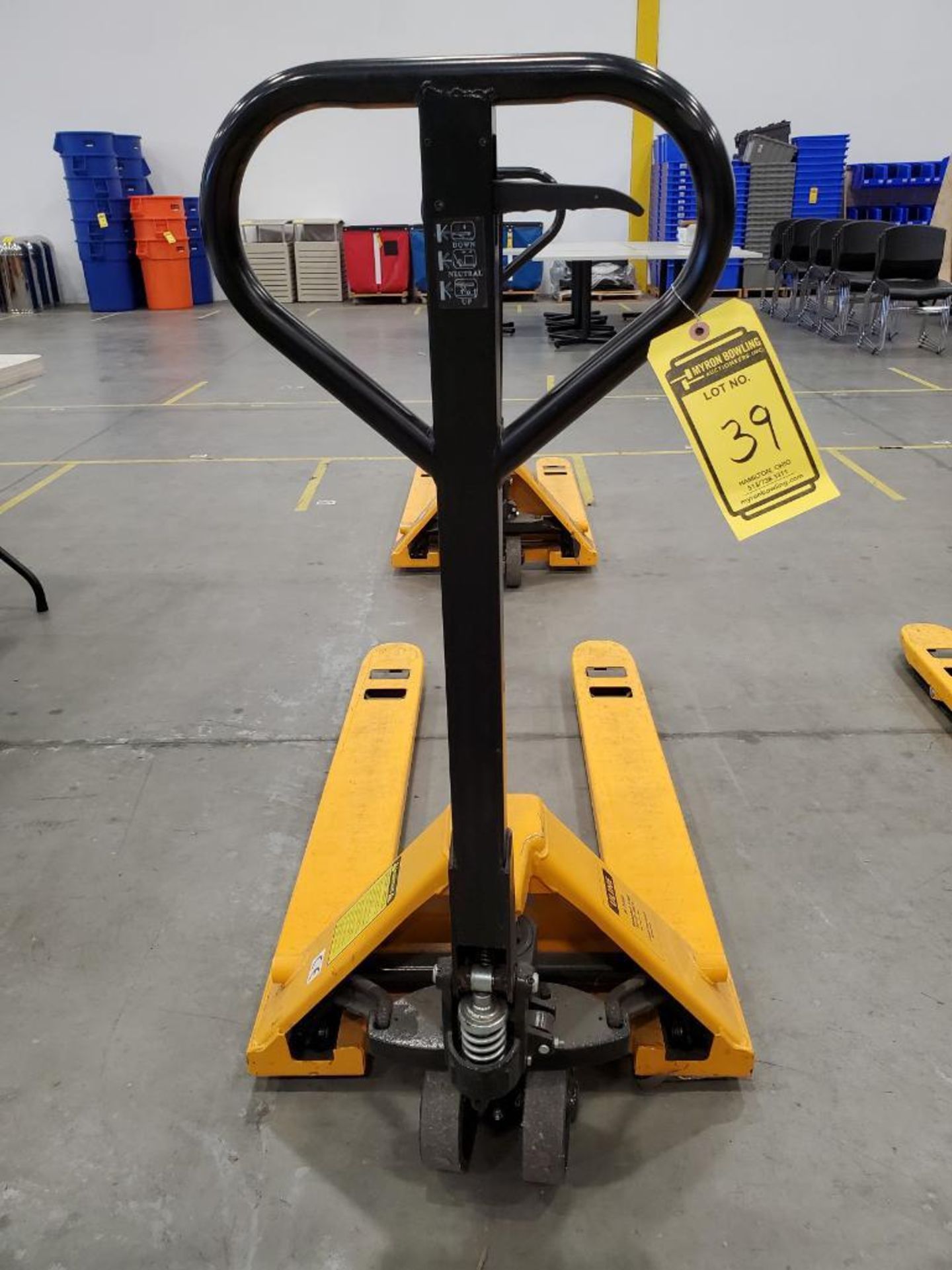 ULINE 5,500 LB. HYDRAULIC PALLET JACK, MODEL H-1043, 48" FORKS - Image 4 of 4