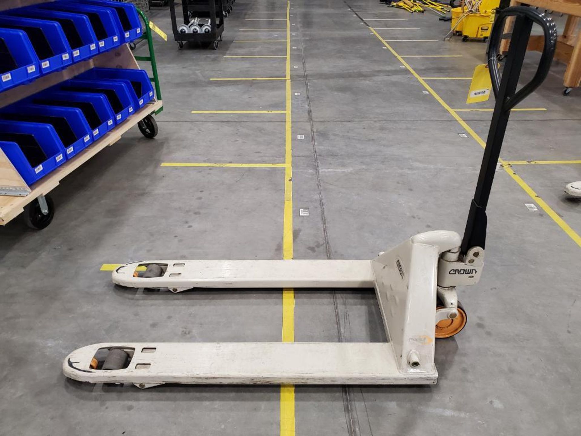 CROWN 5,500 LB. HYDRAULIC PALLET JACK, MODEL PTH, 48" FORKS