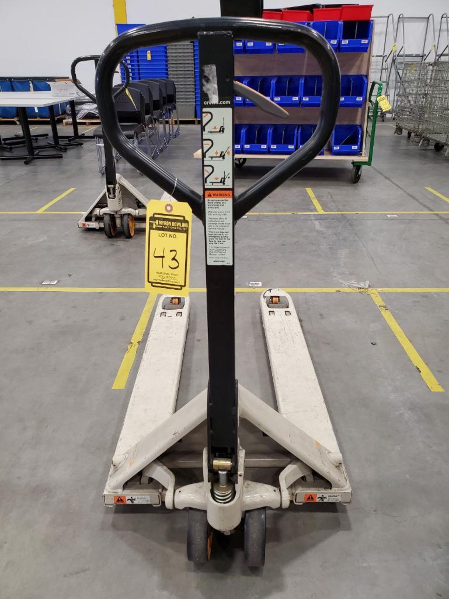 CROWN 5,500 LB. HYDRAULIC PALLET JACK, MODEL PTH, 48" FORKS - Image 4 of 4