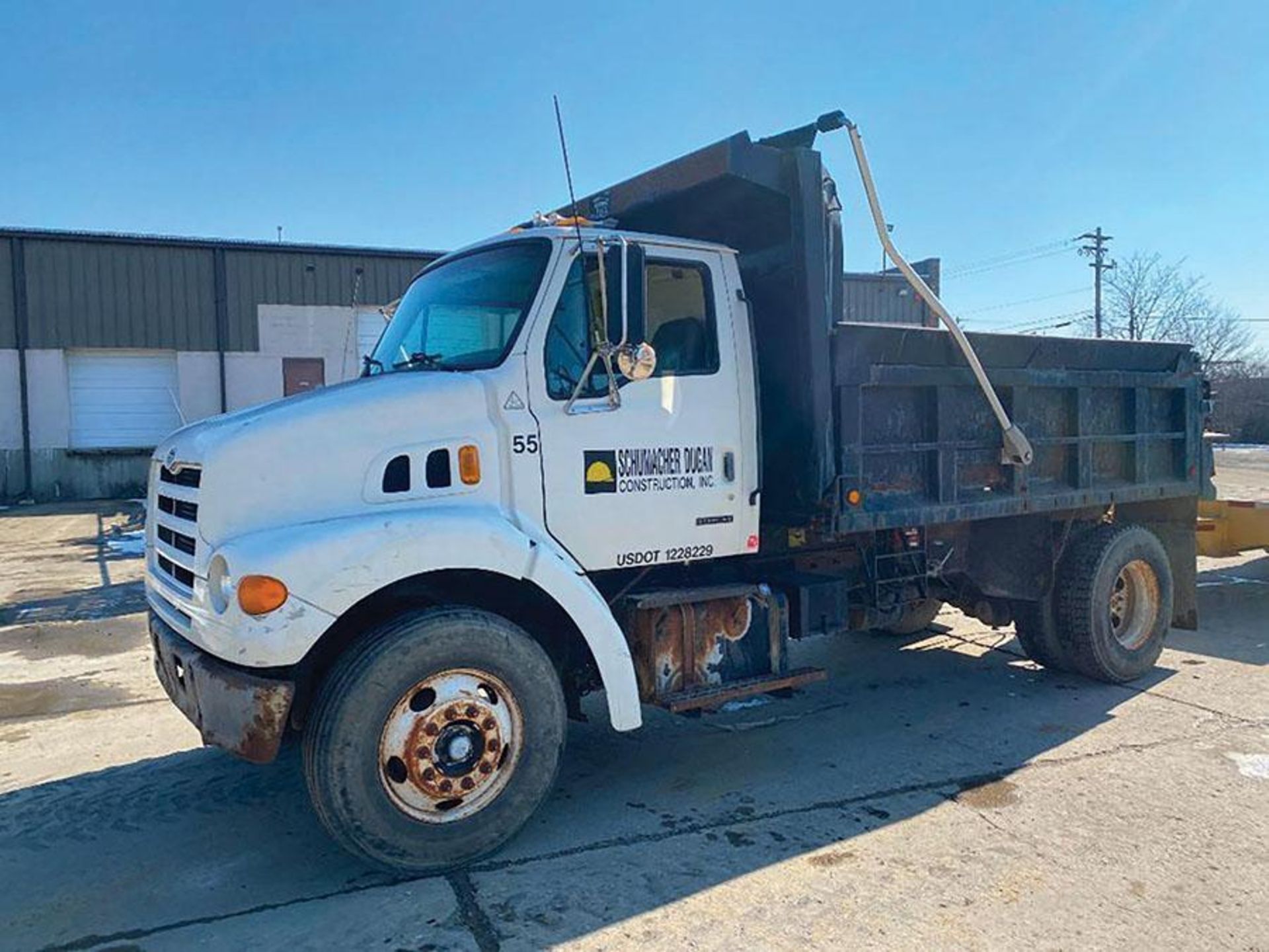 1999 STERLING S/A DUMP TRUCK, VIN 2FZHRJAA2XAB44904, 6-SPEED MANUAL TRANSMISSION, MUNCIE PTO W/OX BO - Image 4 of 30