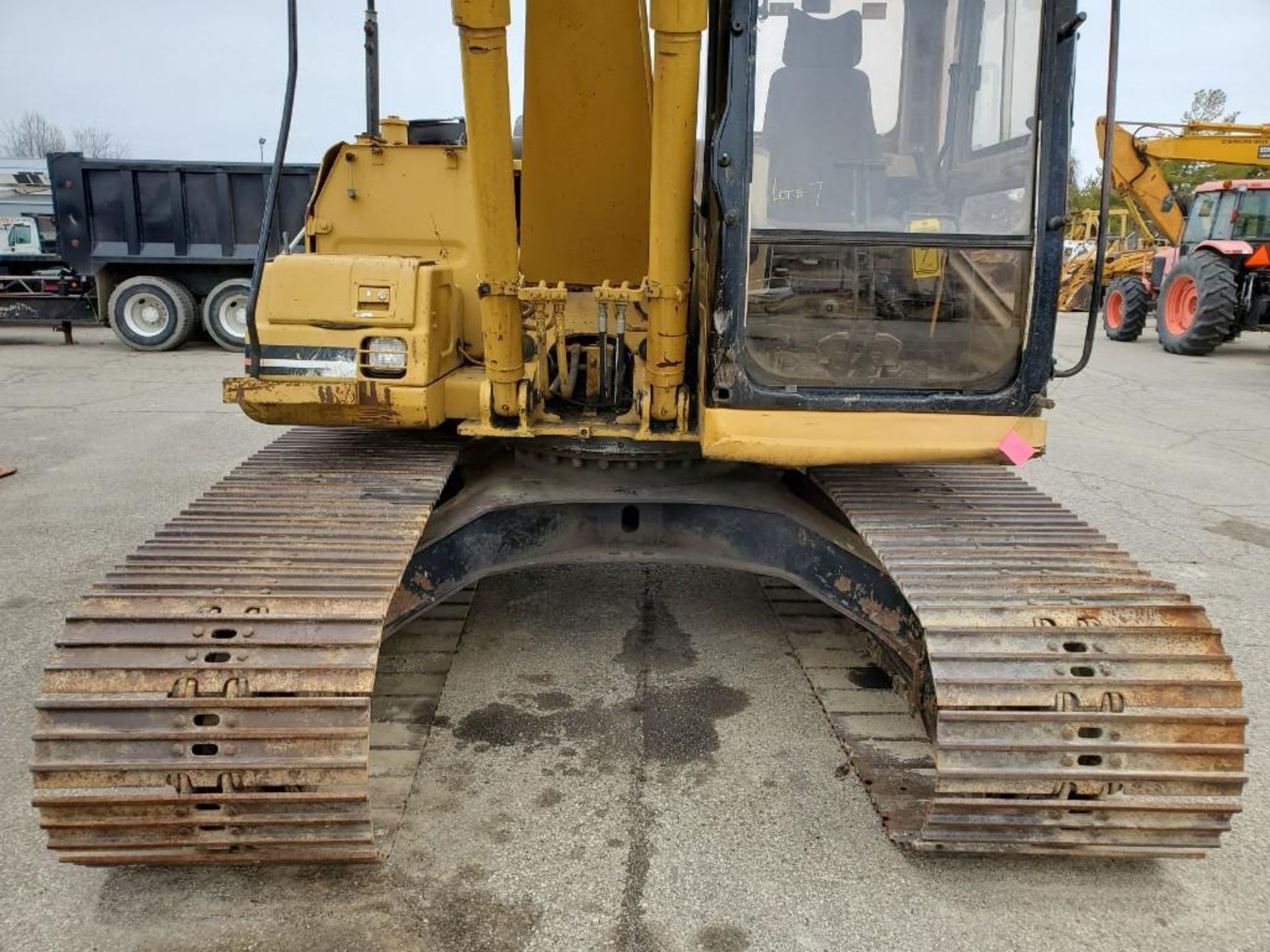 1997 CATERPILLAR 312BL EXCAVATOR, S/N 8JR00352, ENCLOSED CAB, BOOM 15:3" ONE PIECE, 2' BUCKET, 27-1/ - Image 25 of 31