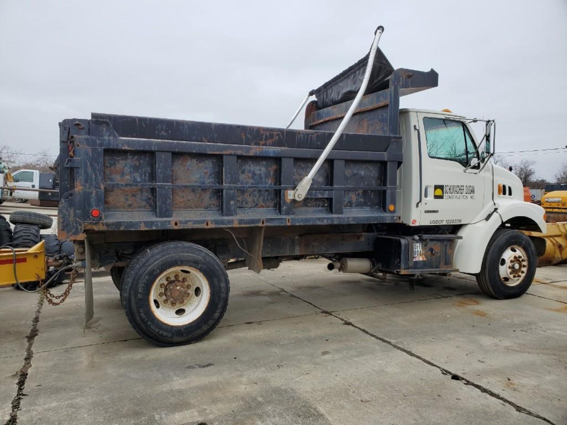 1999 STERLING S/A DUMP TRUCK, VIN 2FZHRJAA2XAB44904, 6-SPEED MANUAL TRANSMISSION, MUNCIE PTO W/OX BO - Image 27 of 30