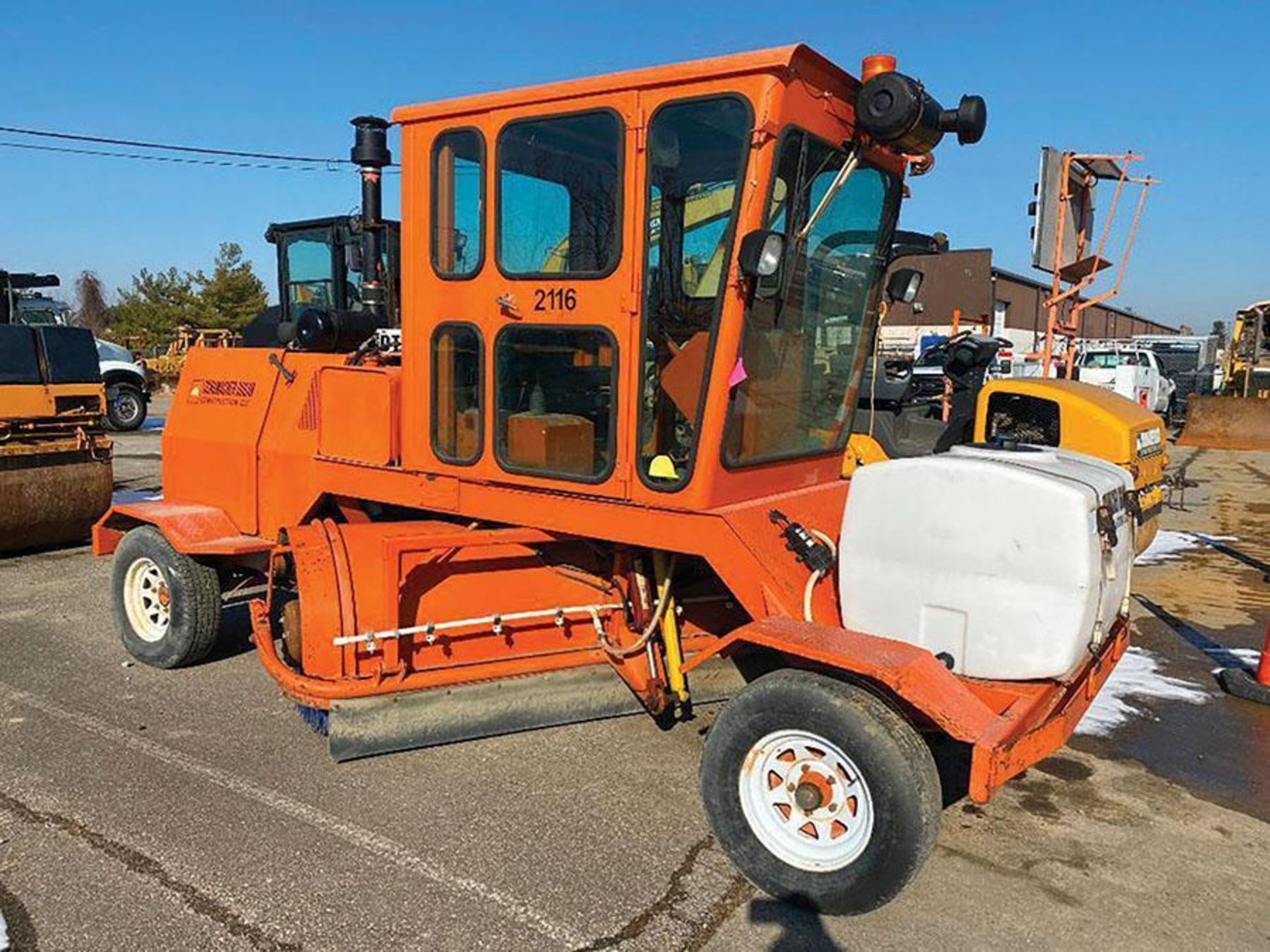 2002 BROCE BROOM RJ350 8' STREET BROOM / SWEEPER, S/N 401362, ENCLOSED A/C & HEATED CAB, DEERE POWER - Image 2 of 33