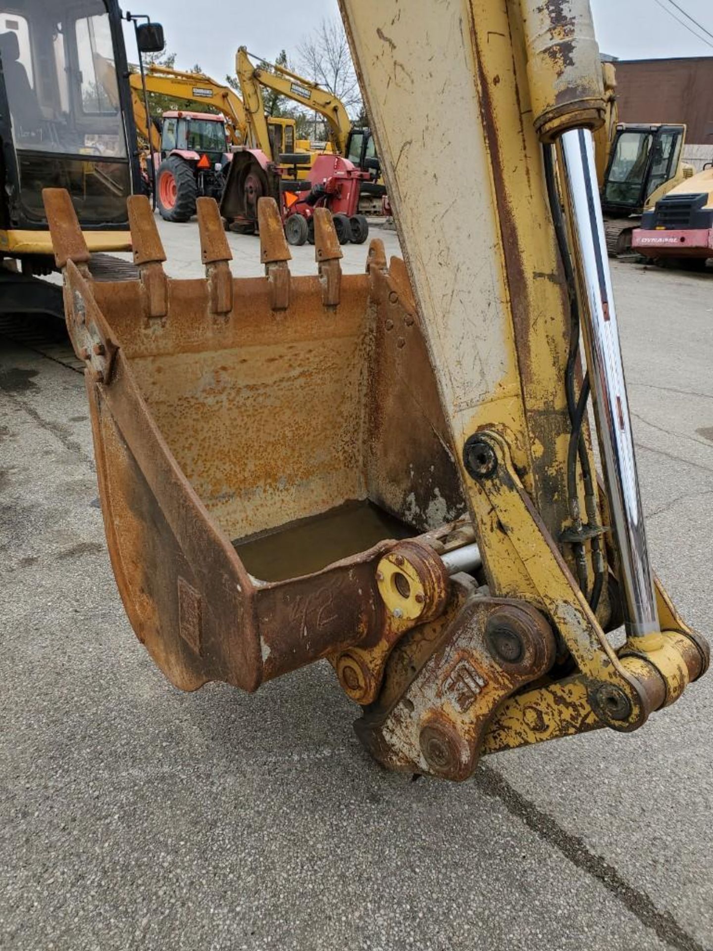 1997 CATERPILLAR 312BL EXCAVATOR, S/N 8JR00352, ENCLOSED CAB, BOOM 15:3" ONE PIECE, 2' BUCKET, 27-1/ - Image 24 of 31