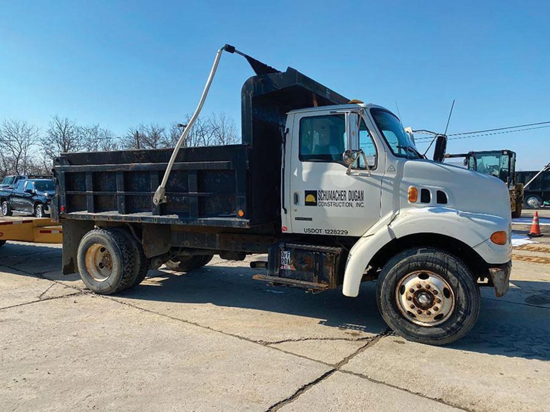 1999 STERLING S/A DUMP TRUCK, VIN 2FZHRJAA2XAB44904, 6-SPEED MANUAL TRANSMISSION, MUNCIE PTO W/OX BO - Image 2 of 30