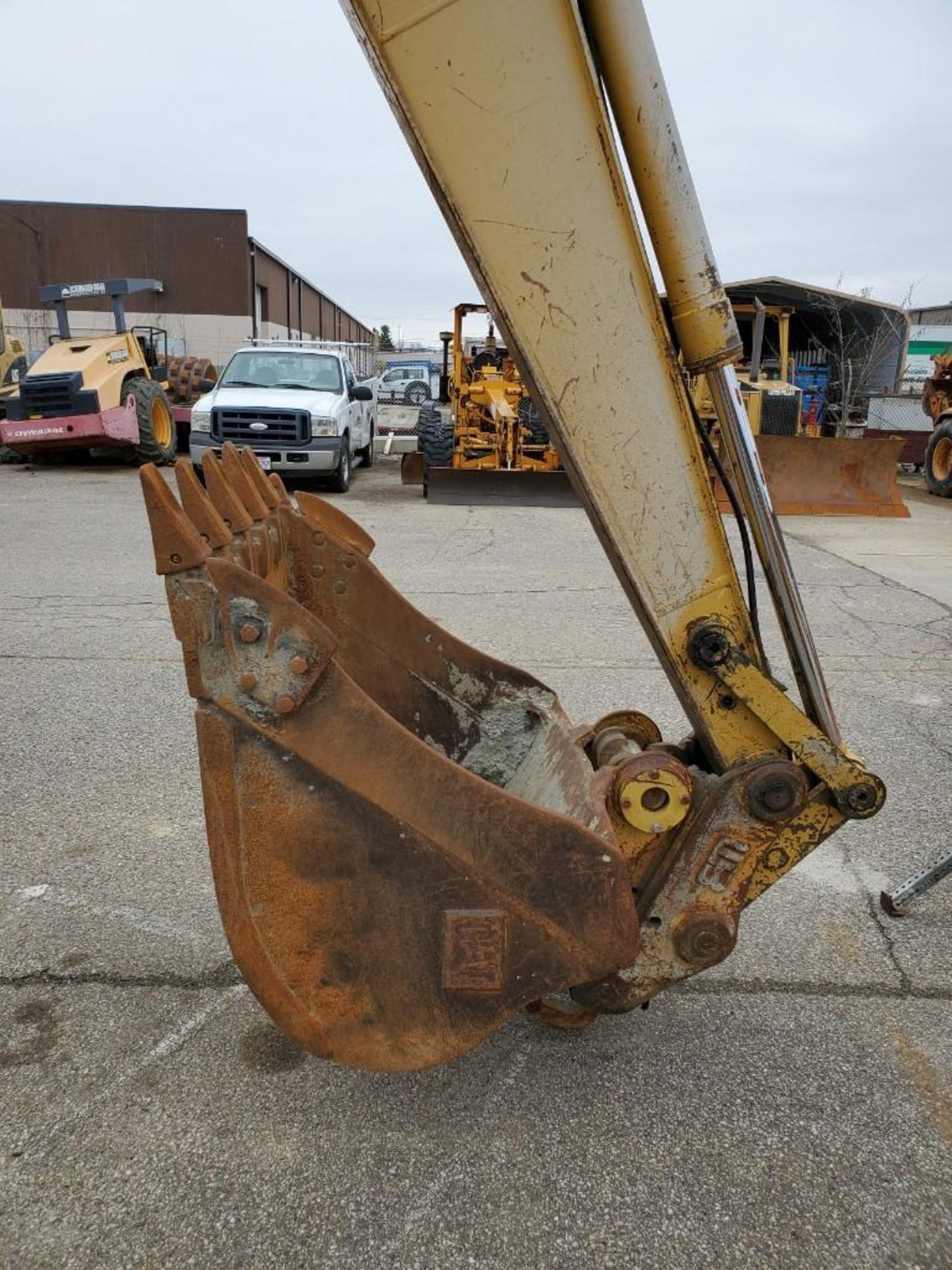 1997 CATERPILLAR 312BL EXCAVATOR, S/N 8JR00352, ENCLOSED CAB, BOOM 15:3" ONE PIECE, 2' BUCKET, 27-1/ - Image 23 of 31