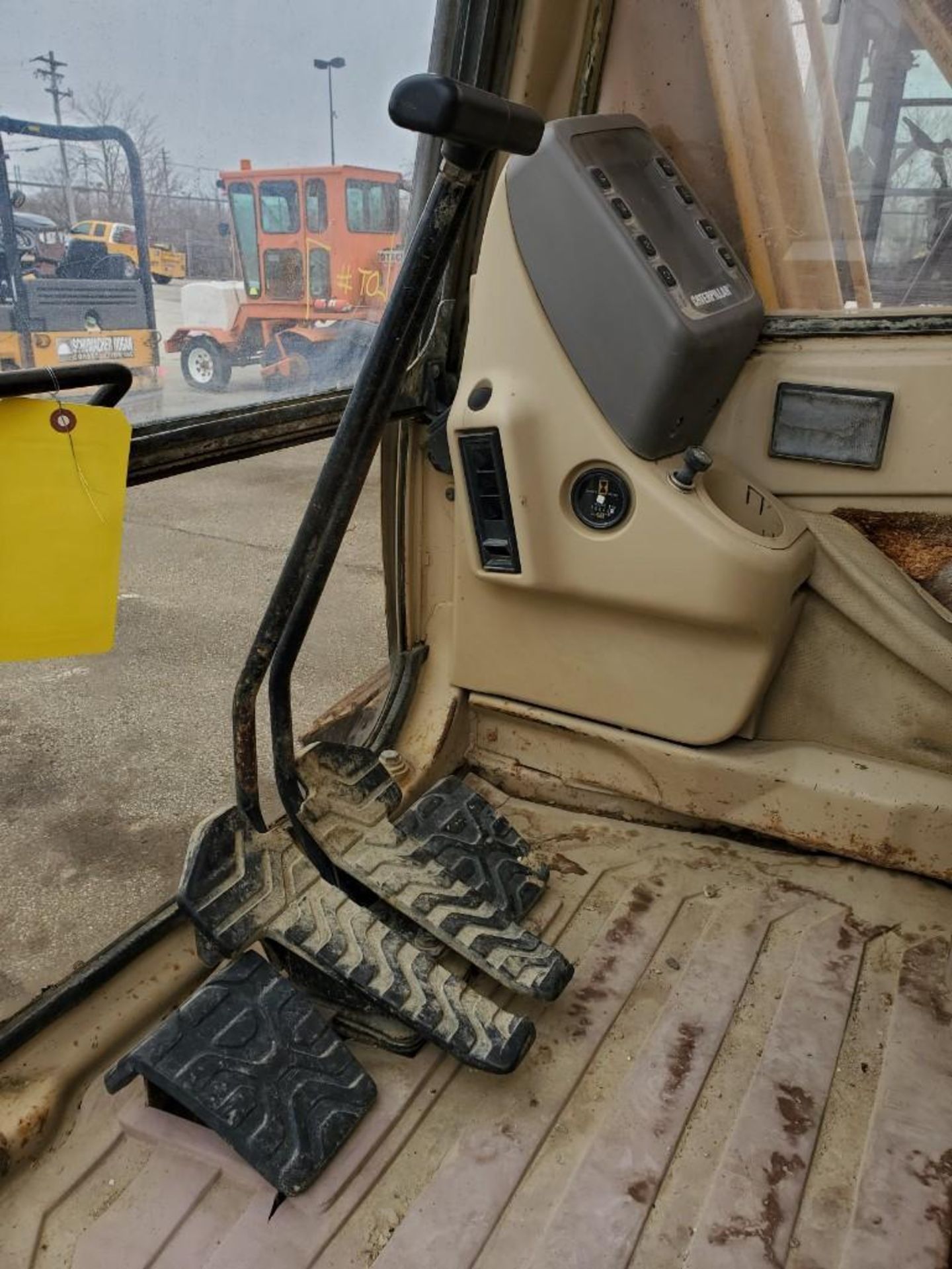 1997 CATERPILLAR 312BL EXCAVATOR, S/N 8JR00352, ENCLOSED CAB, BOOM 15:3" ONE PIECE, 2' BUCKET, 27-1/ - Image 27 of 31