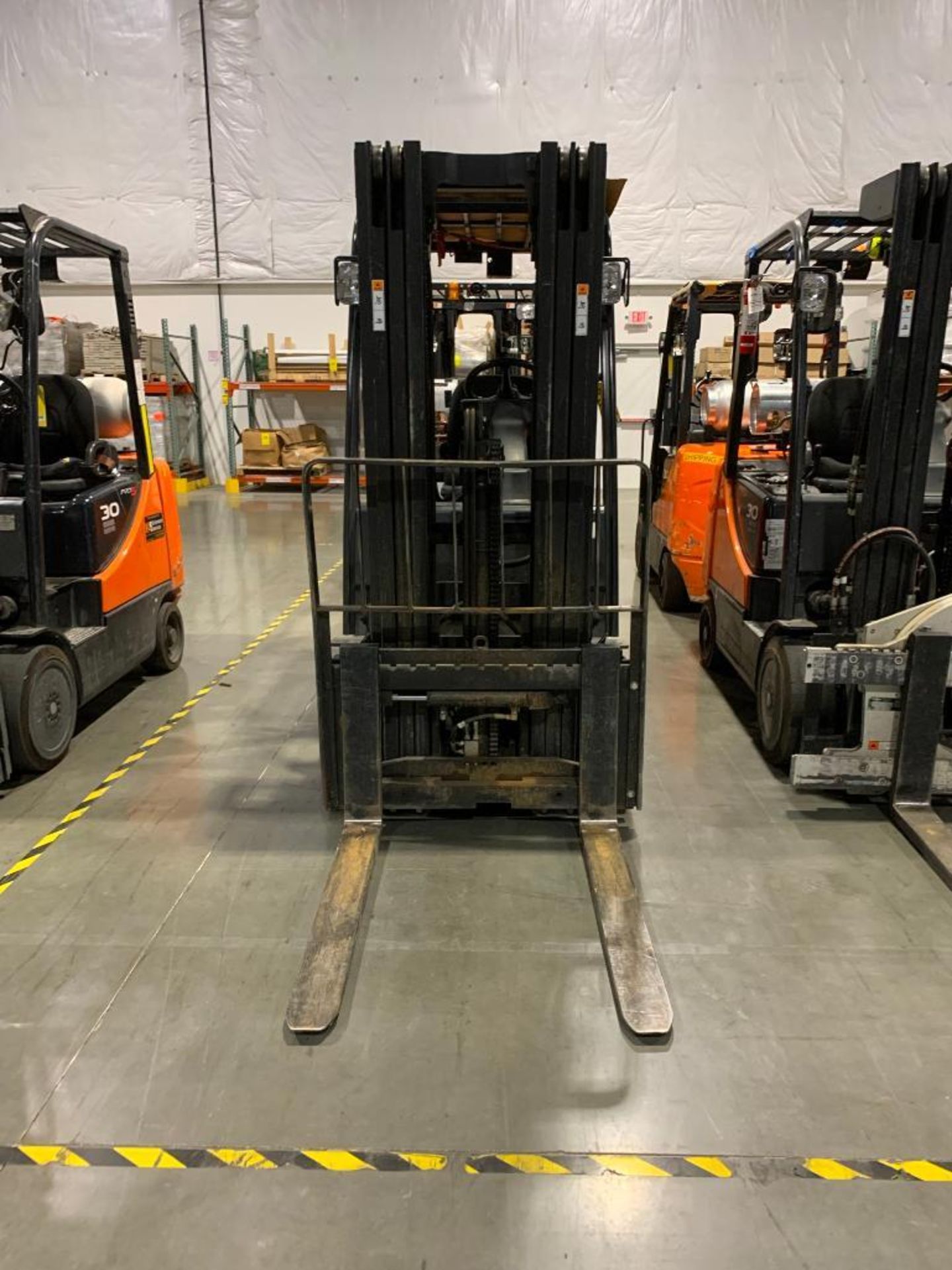 DOOSAN 5,000 LB. CAPACITY LPG FORKLIFT, MODEL GC30E-5, S/N FGAOM-1790-00109, 3-STAGE MAST, 189'' MAX - Image 10 of 14