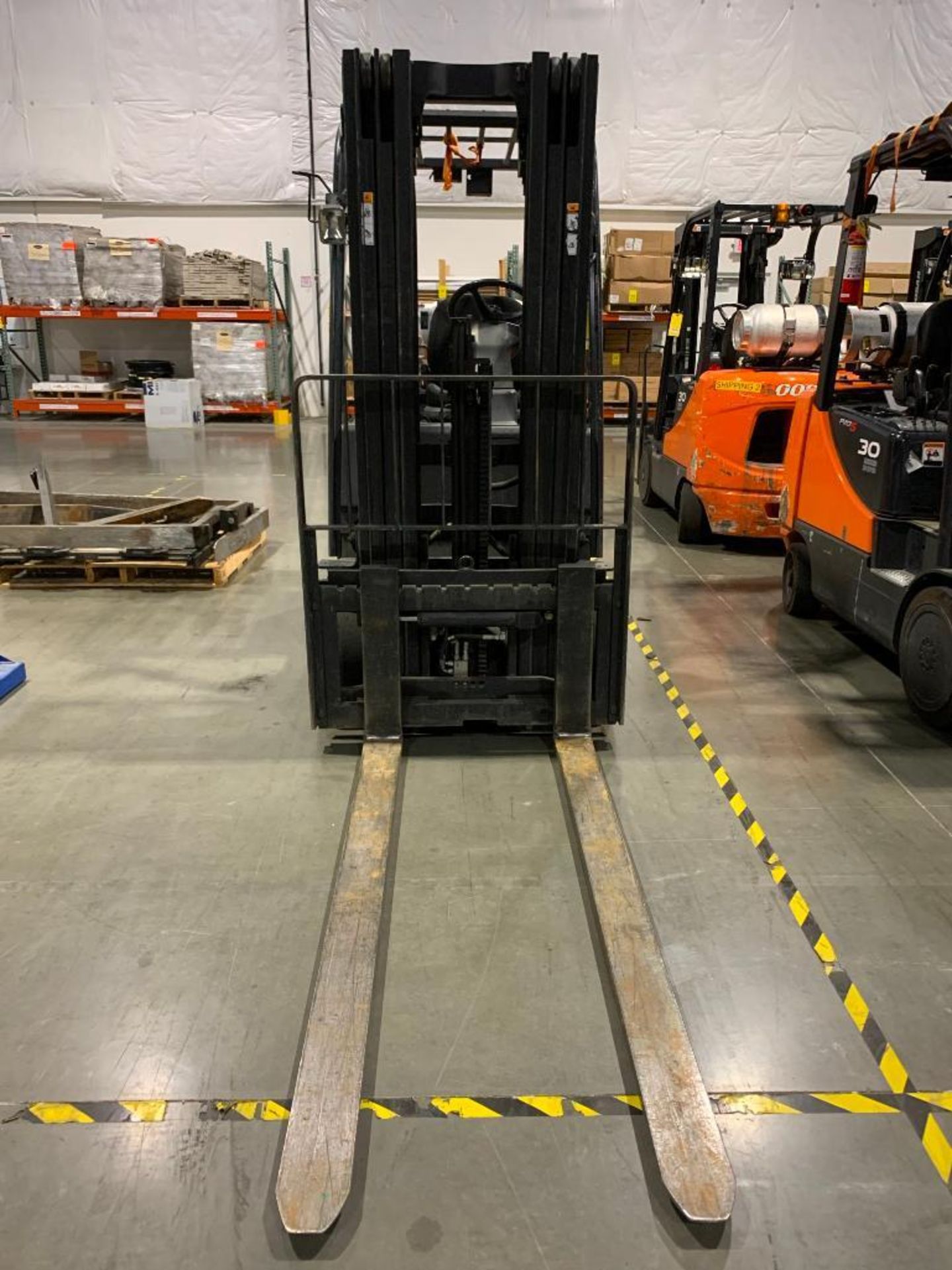 DOOSAN 5,000 LB. CAPACITY LPG FORKLIFT, MODEL GC3OE-5, S/N FGAOM-1790-00114, 3-STAGE MAST, 189'' MAX - Image 3 of 7