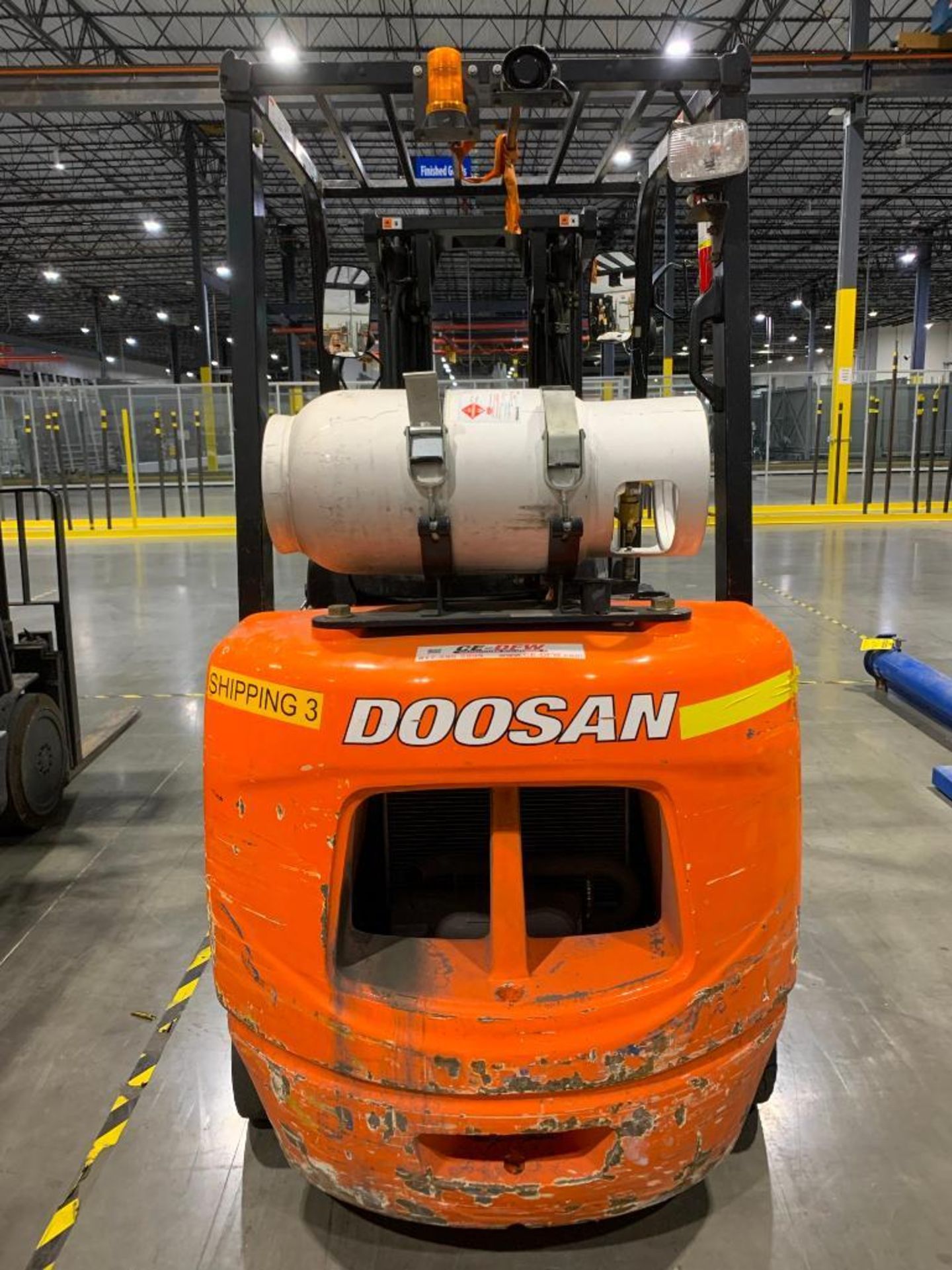 DOOSAN 5,000 LB. CAPACITY LPG FORKLIFT, MODEL GC3OE-5, S/N FGAOM-1790-00114, 3-STAGE MAST, 189'' MAX - Image 6 of 7