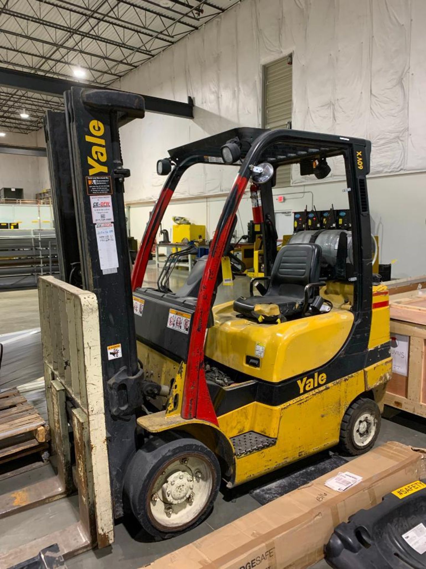 YALE 6,000 LB. CAPACITY LPG FORKLIFT, MODEL GLC060VXN, S/N A910V09127E, 3-STAGE MAST, 187.8'' MAX LO