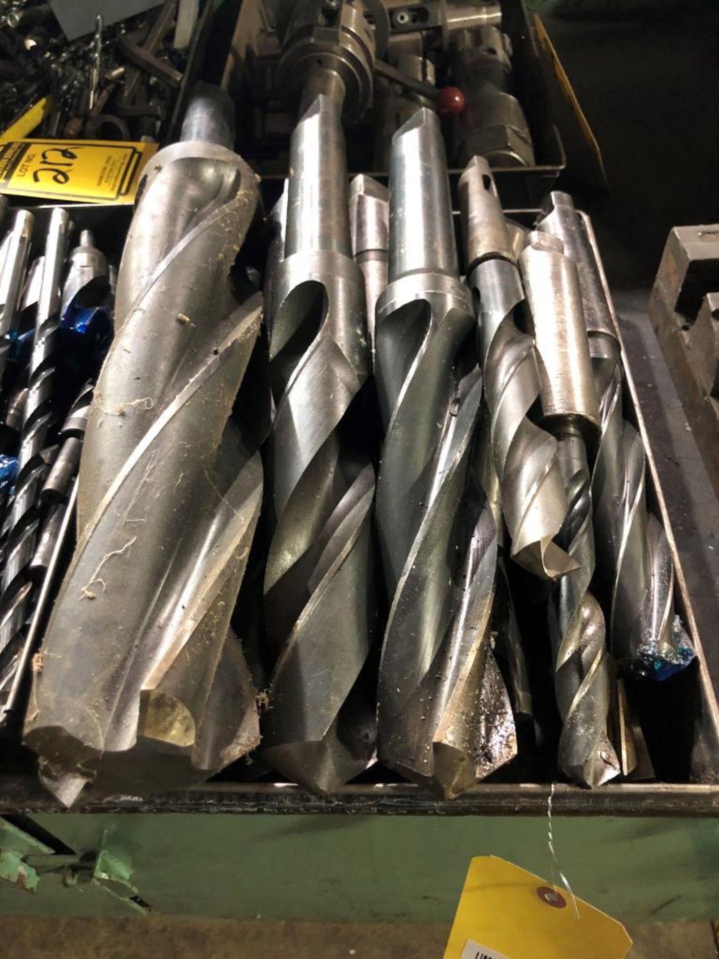 ASSORTED SIZE TAPER SHANK DRILL BITS