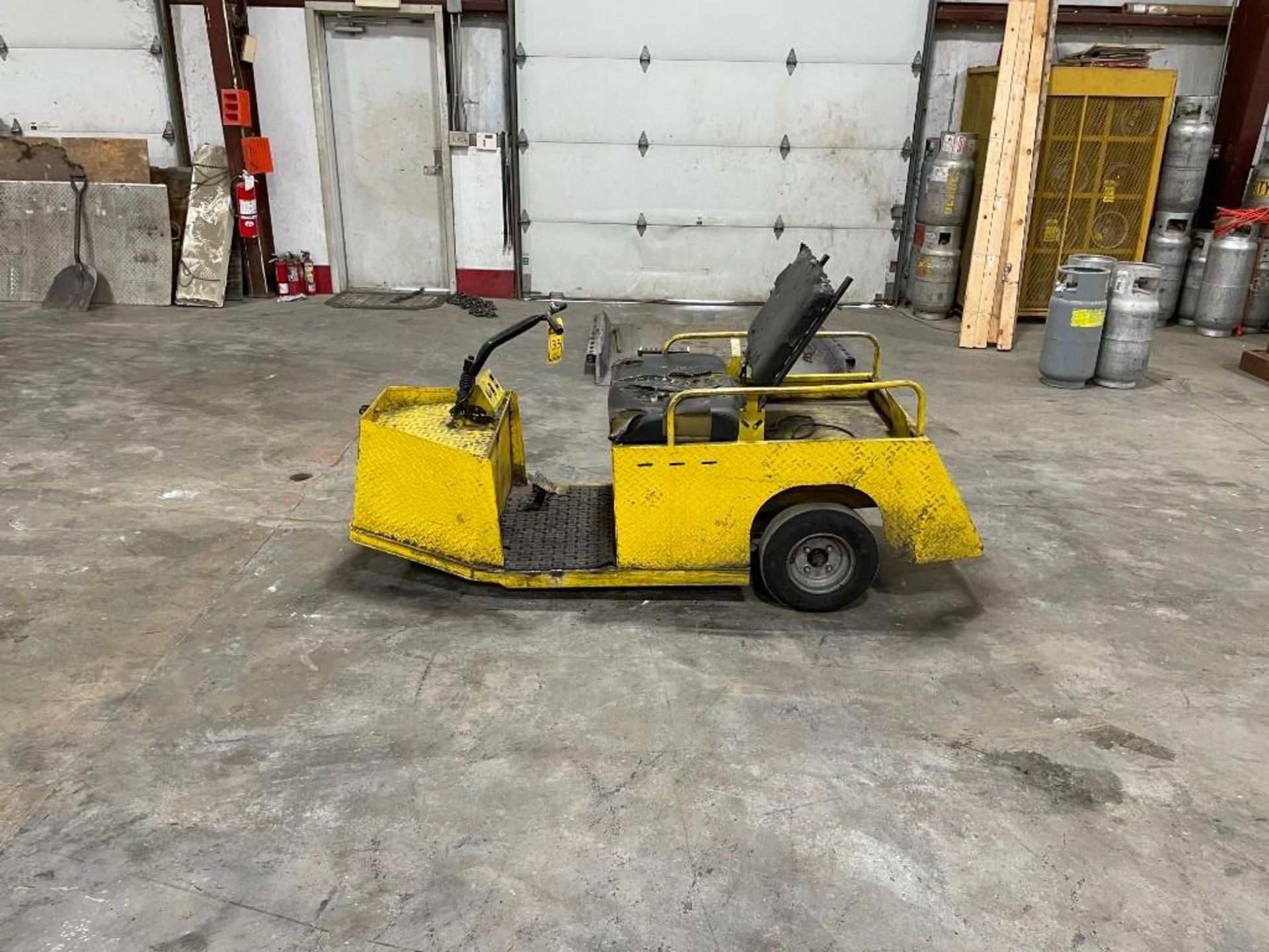 CUSHMAN 3-WHEEL ELECTRIC PERSONNEL CART, 24V, NEEDS WORK