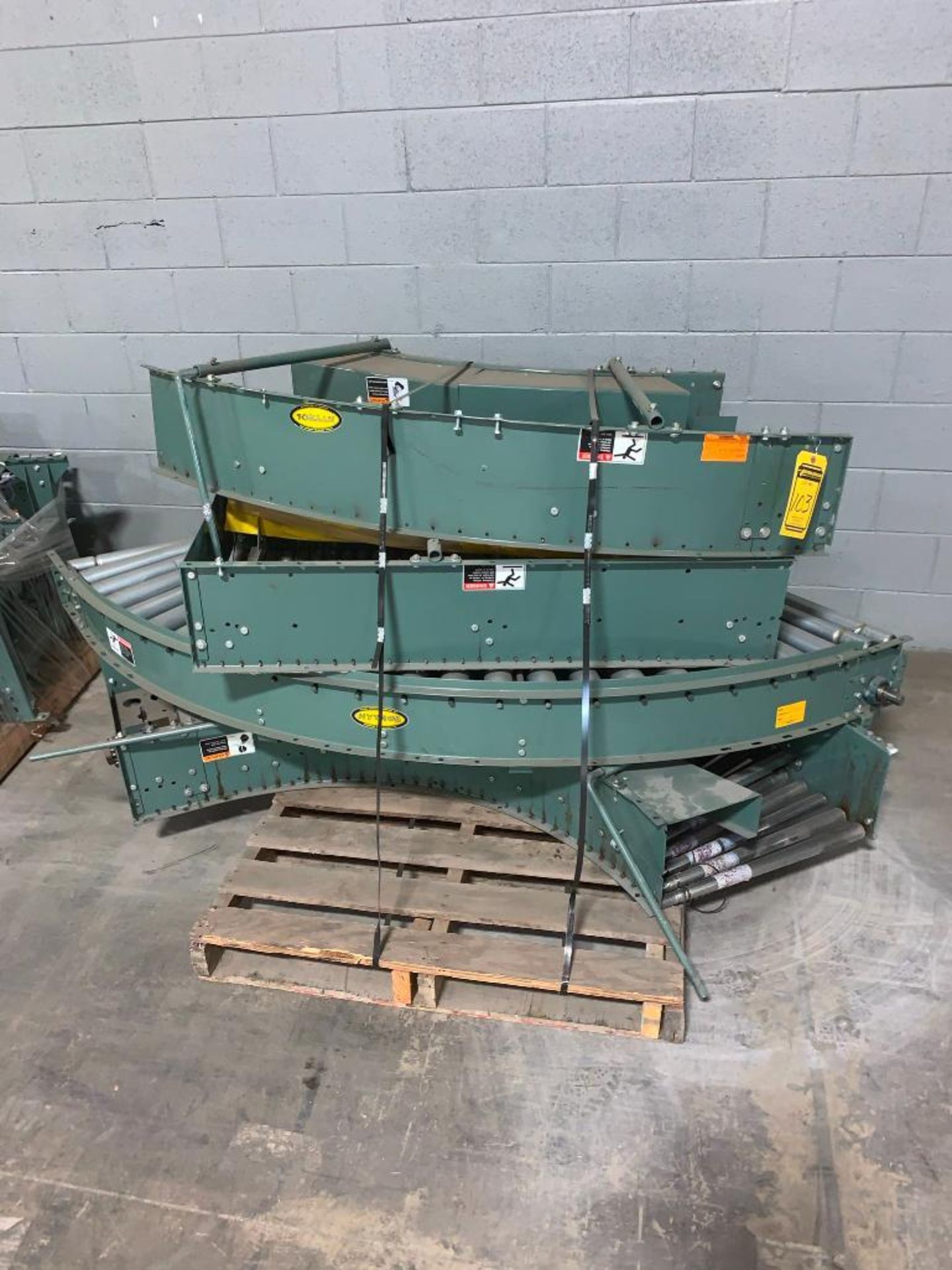 HYTROL CONVEYOR CO. POWERED CONVEYOR, APPROX. 300 LINEAL FEET, 22'' X 10' SECTIONS, INCLUDES CURVED - Image 18 of 22