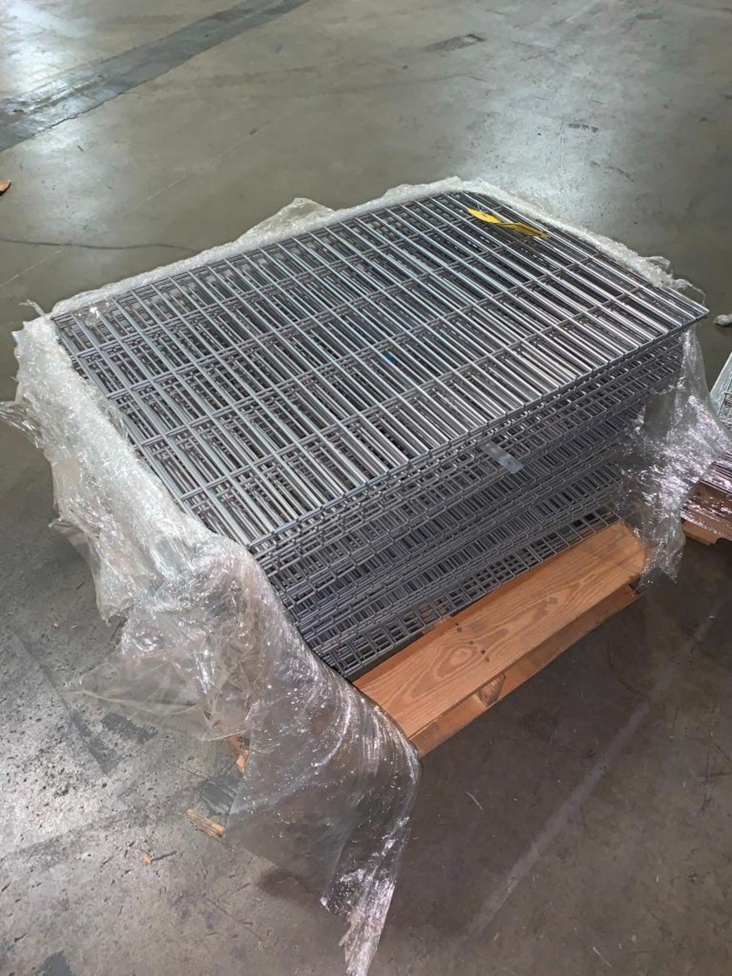 (55X) 22'' X 36'' WIRE DECKING