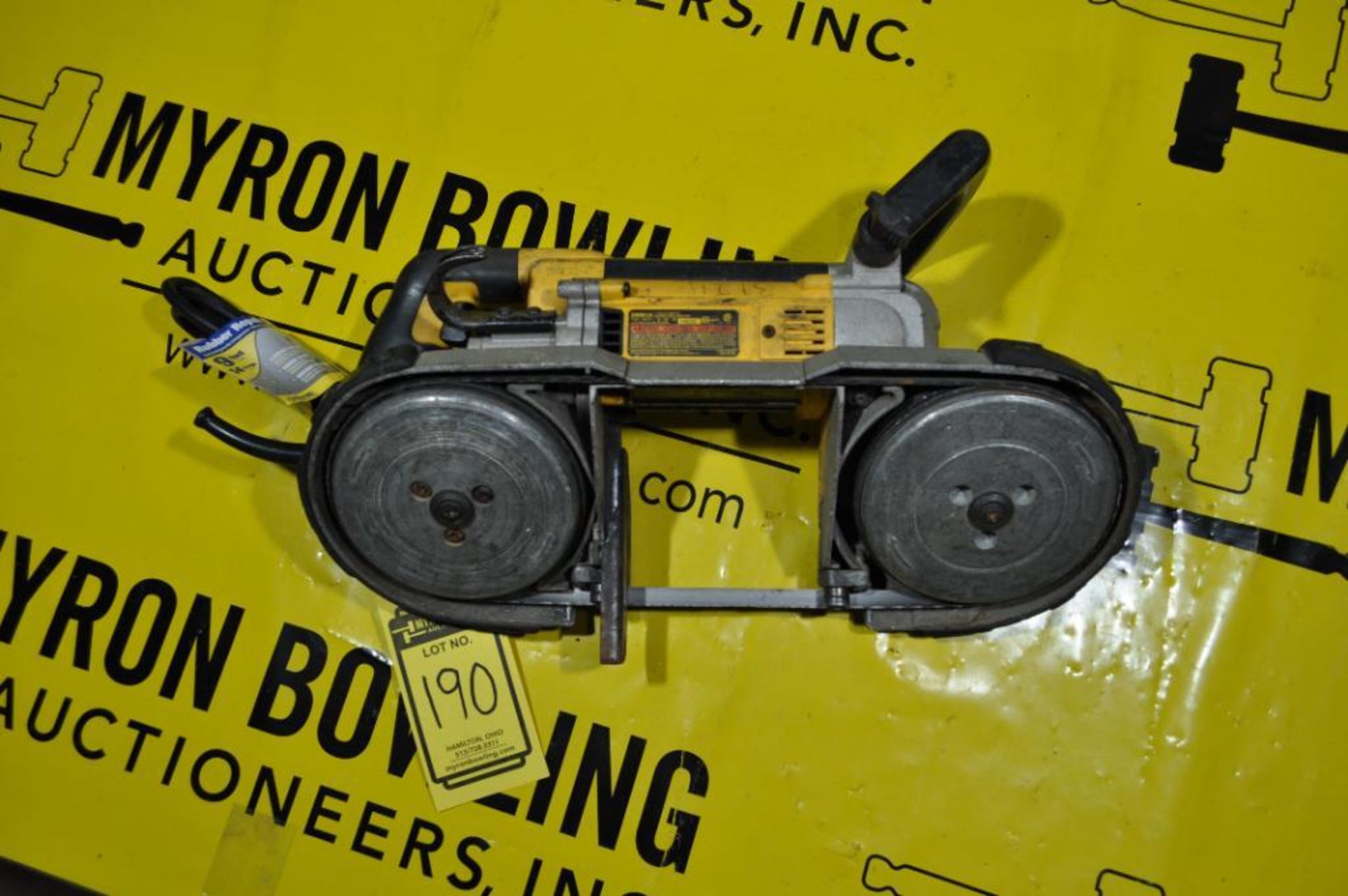 DEWALT DWM120 DEEP CUT VARIABLE SPEED BAND SAW - Image 2 of 3