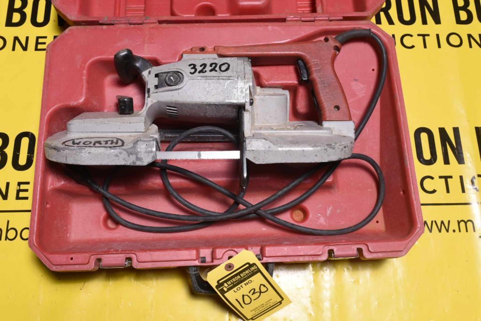 MILWAUKEE DEEP CUT PORTABLE BAND SAW, MODEL 6225, W/ CASE