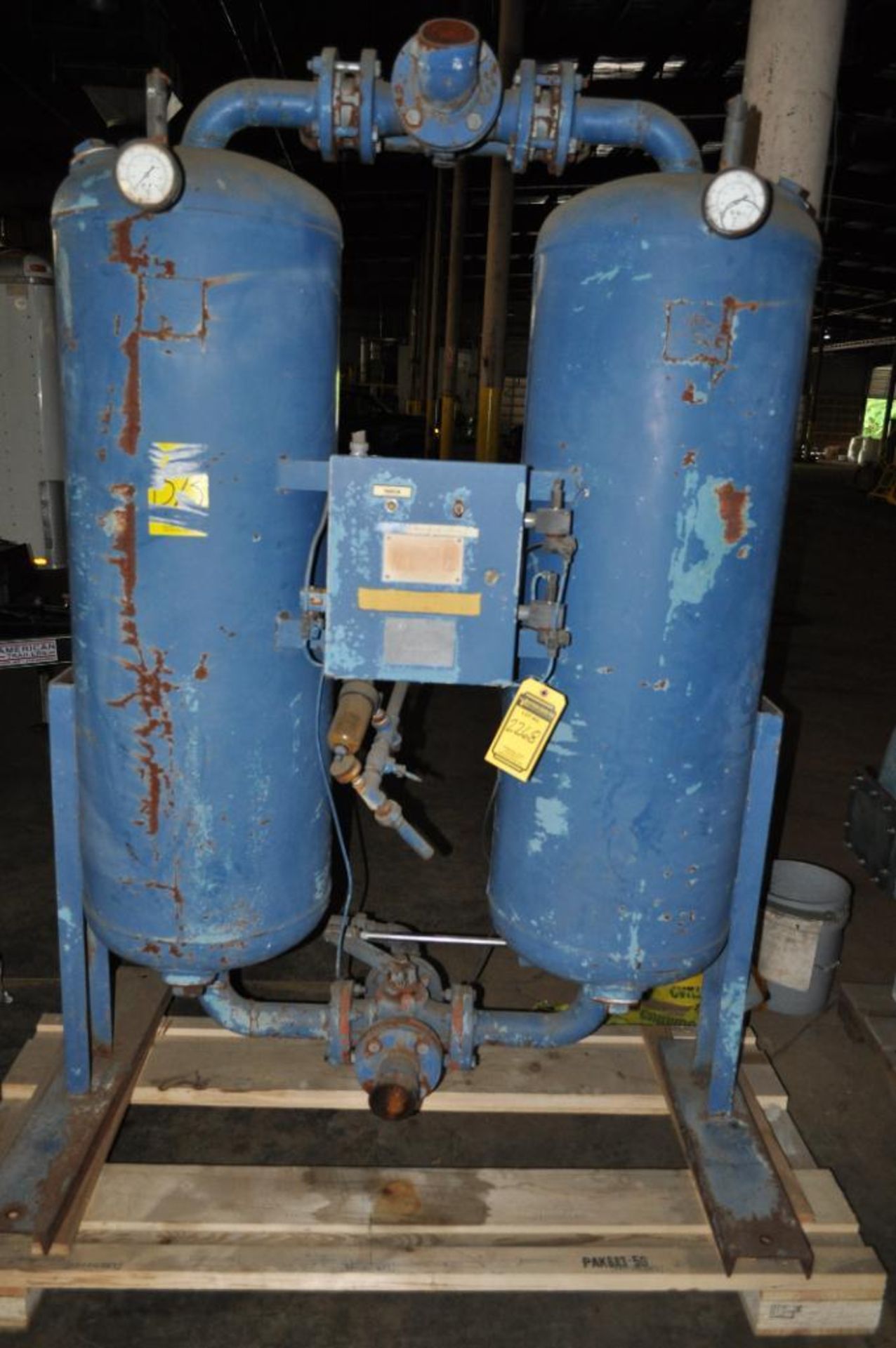 ARROW PNEUMATICS INC. REGENERATIVE AIR DRYER, MODEL: 215