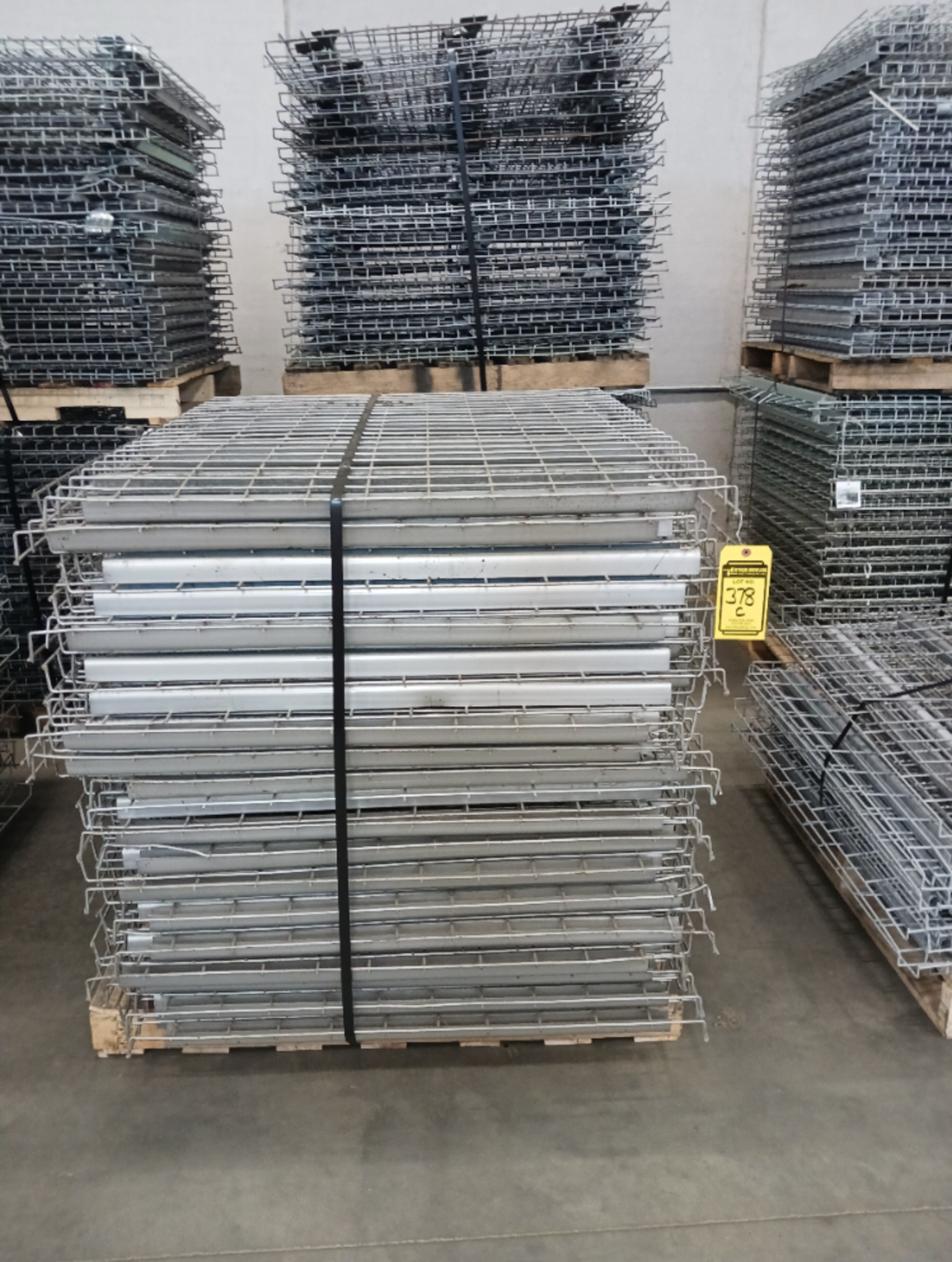 (98X) 42'' X 52'' PIECES OF WIRE DECKING