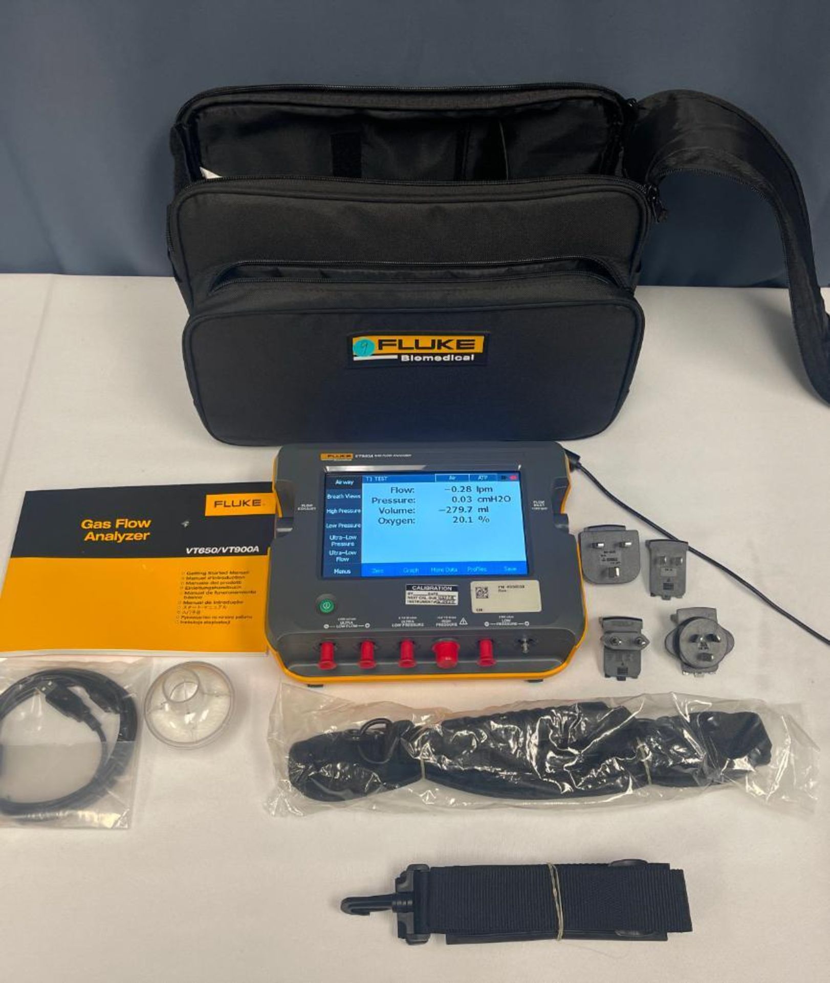 FLUKE GAS FLOW ANALYZER VENTILATOR TESTER, MODEL VT900A, W/CASE & ACCESSORIES