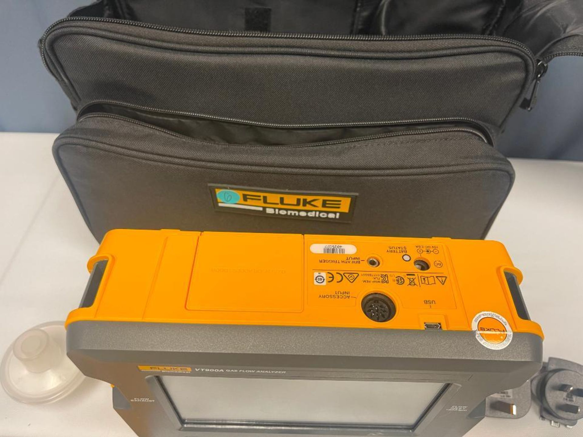 FLUKE GAS FLOW ANALYZER VENTILATOR TESTER, MODEL VT900A, W/CASE & ACCESSORIES - Image 3 of 3