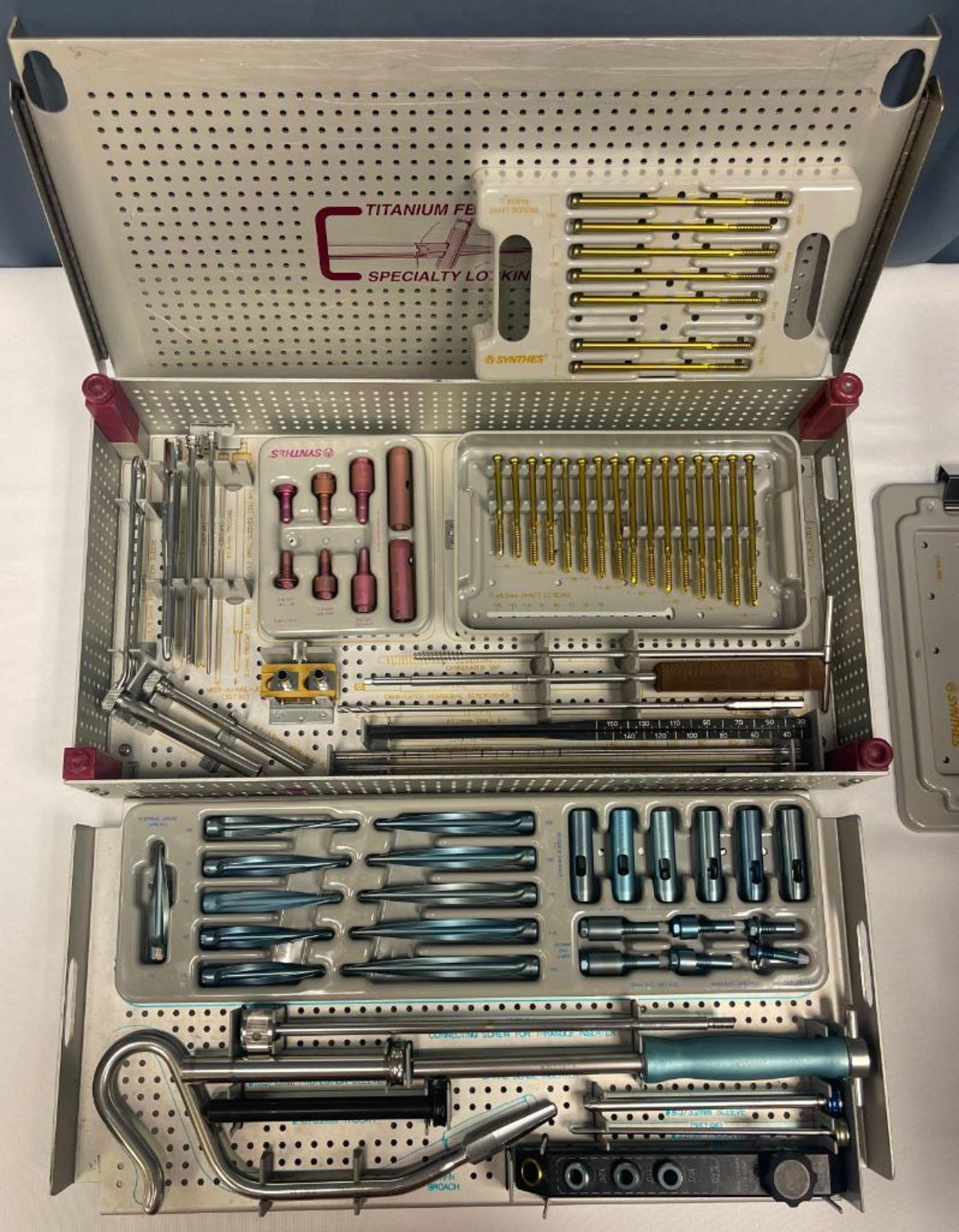 SYNTHES TITANIUM FEMORAL NAIL SPECIALTY LOCKING SET