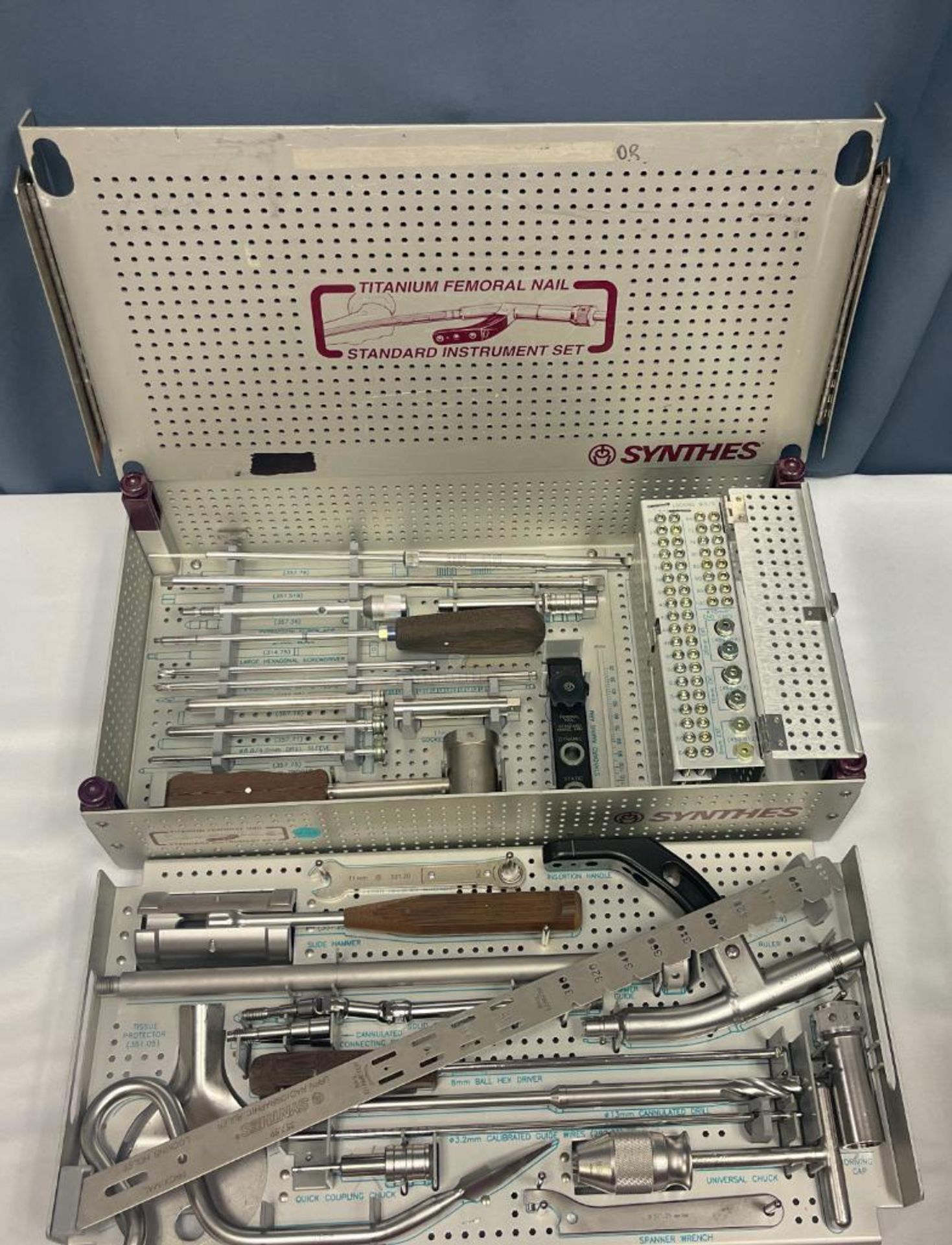 SYNTHES TITANIUM FEMORAL NAIL STANDARD INSTRUMENT SET