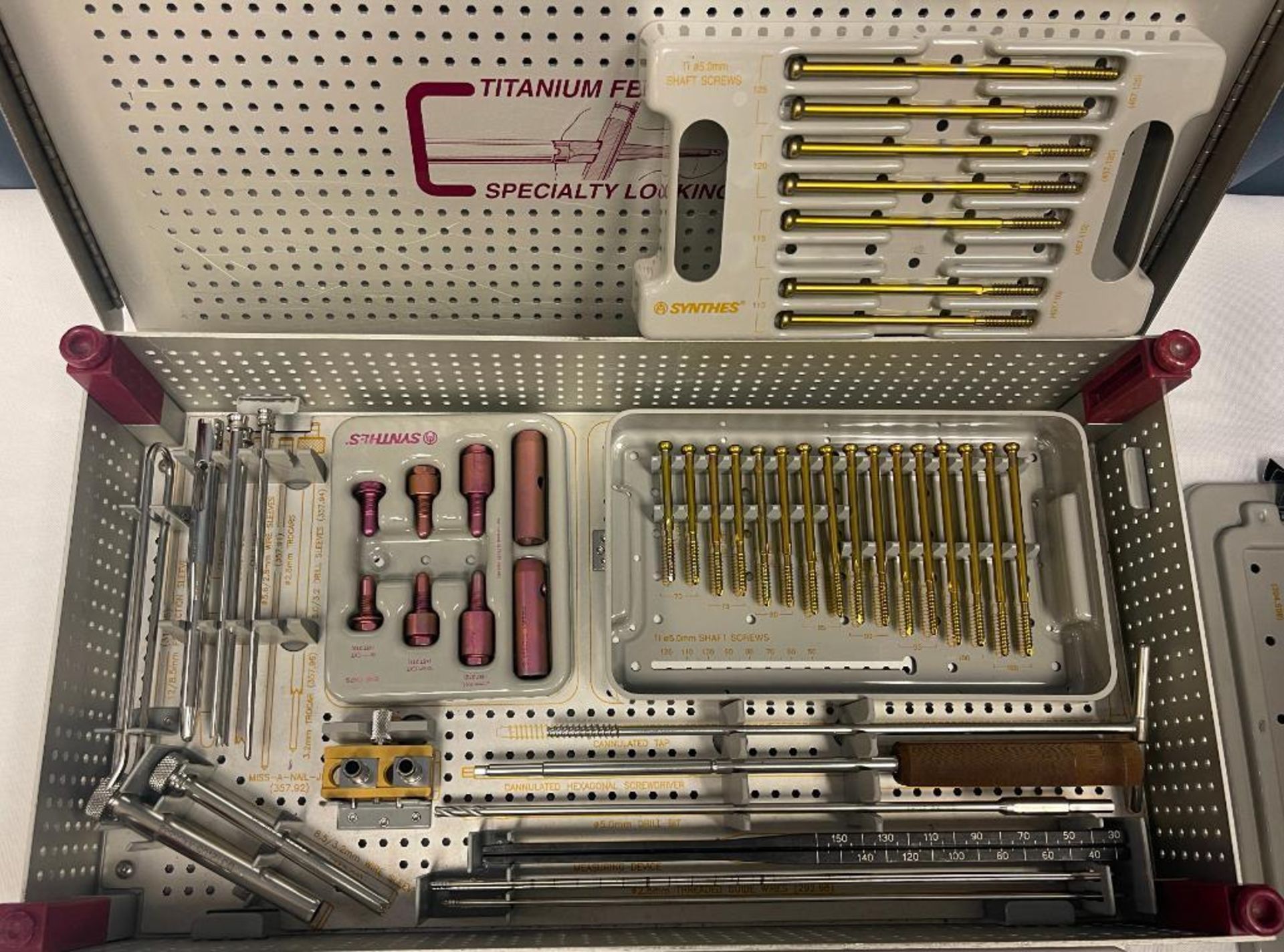 SYNTHES TITANIUM FEMORAL NAIL SPECIALTY LOCKING SET - Image 3 of 3