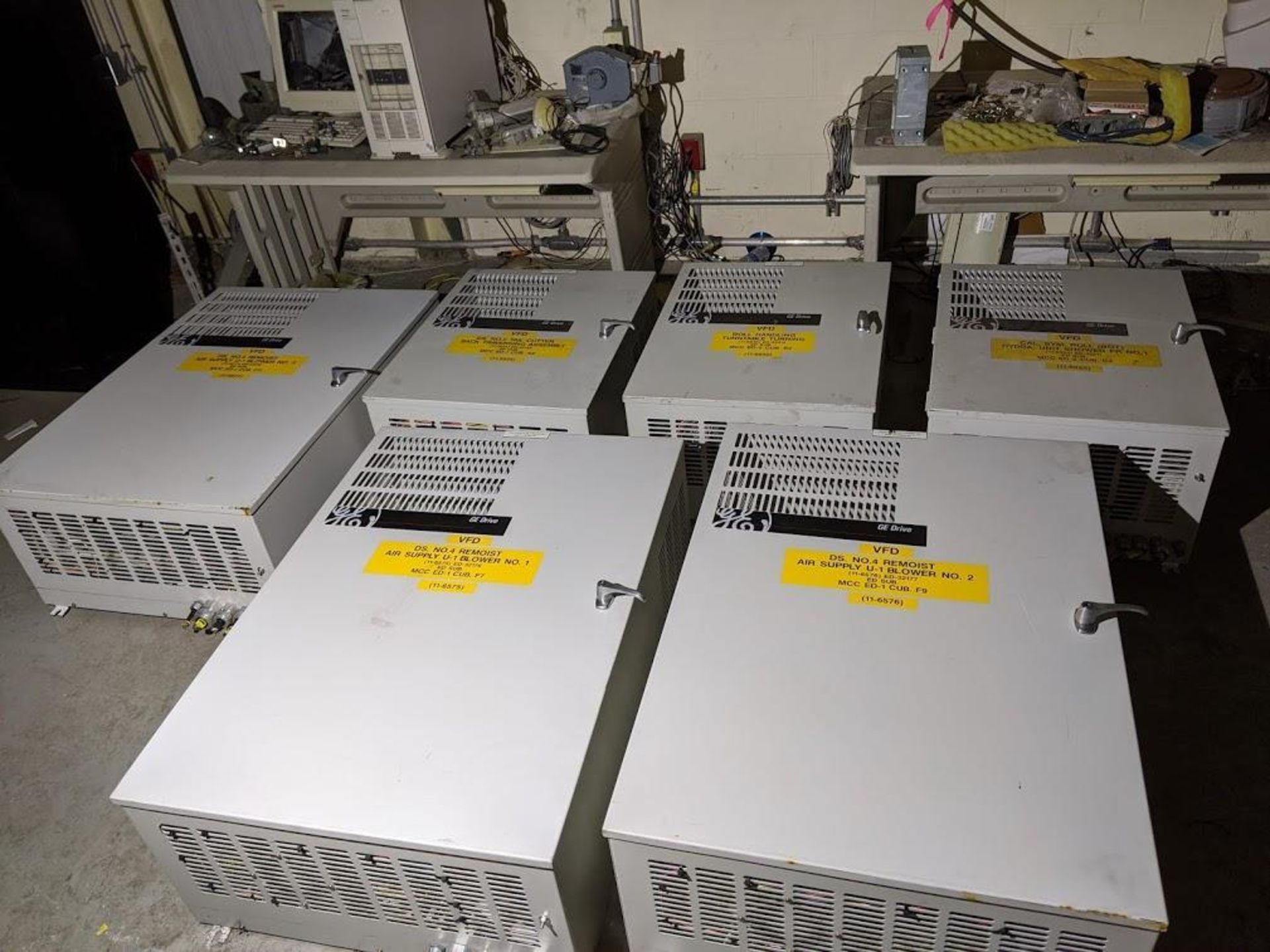 LOT OF GE DRIVE VFD ENCLOSURE CABINETS (DRIVES NOT INCLUDED) HIT # OK233 - Image 3 of 7