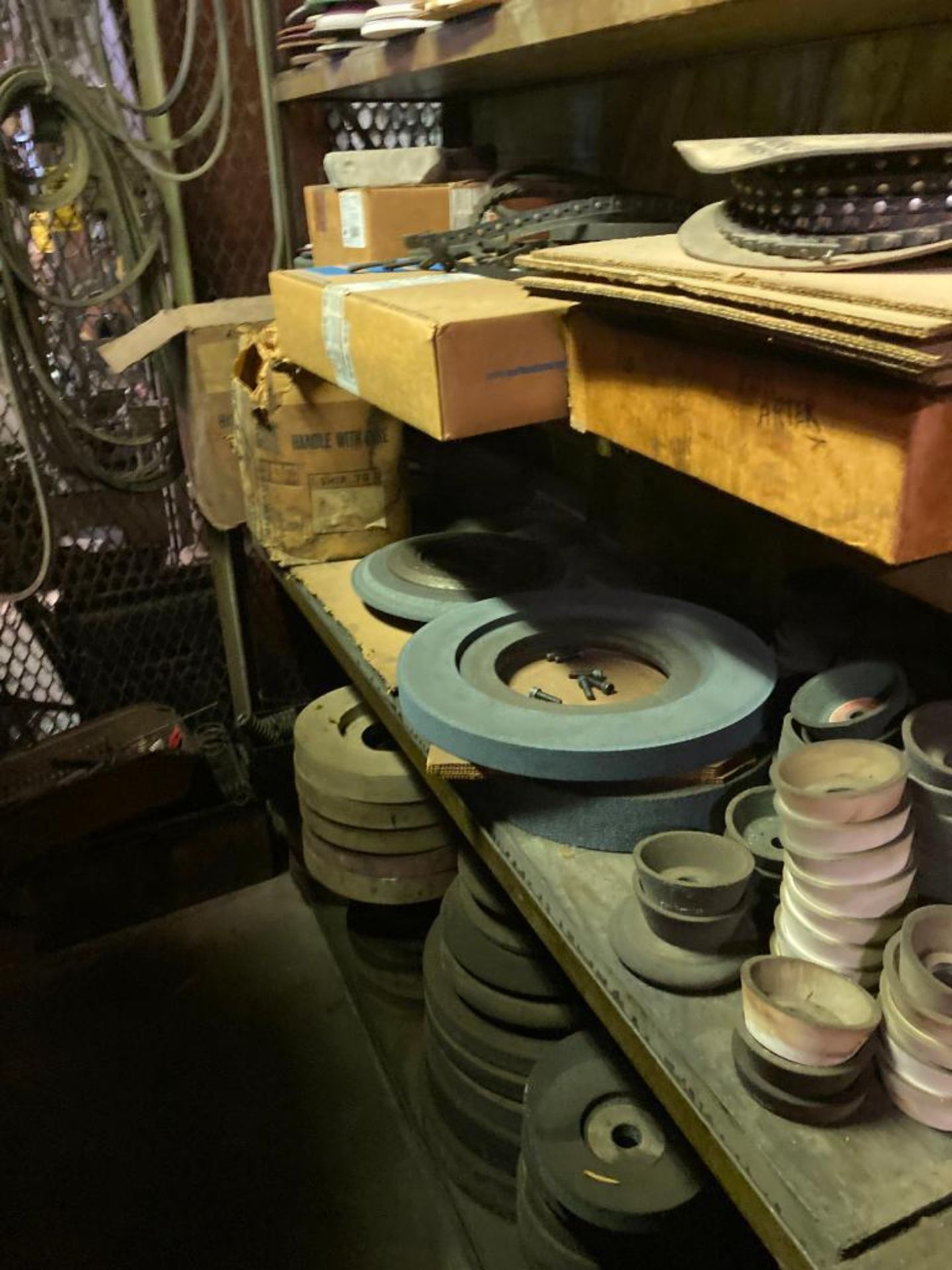 ASSORTED GRINDING WHEELS, ASSORTED BORING BARS IN GRAY CABINET, ASSORTED SANDVIK CARBIDE CUTTERS - Image 3 of 4