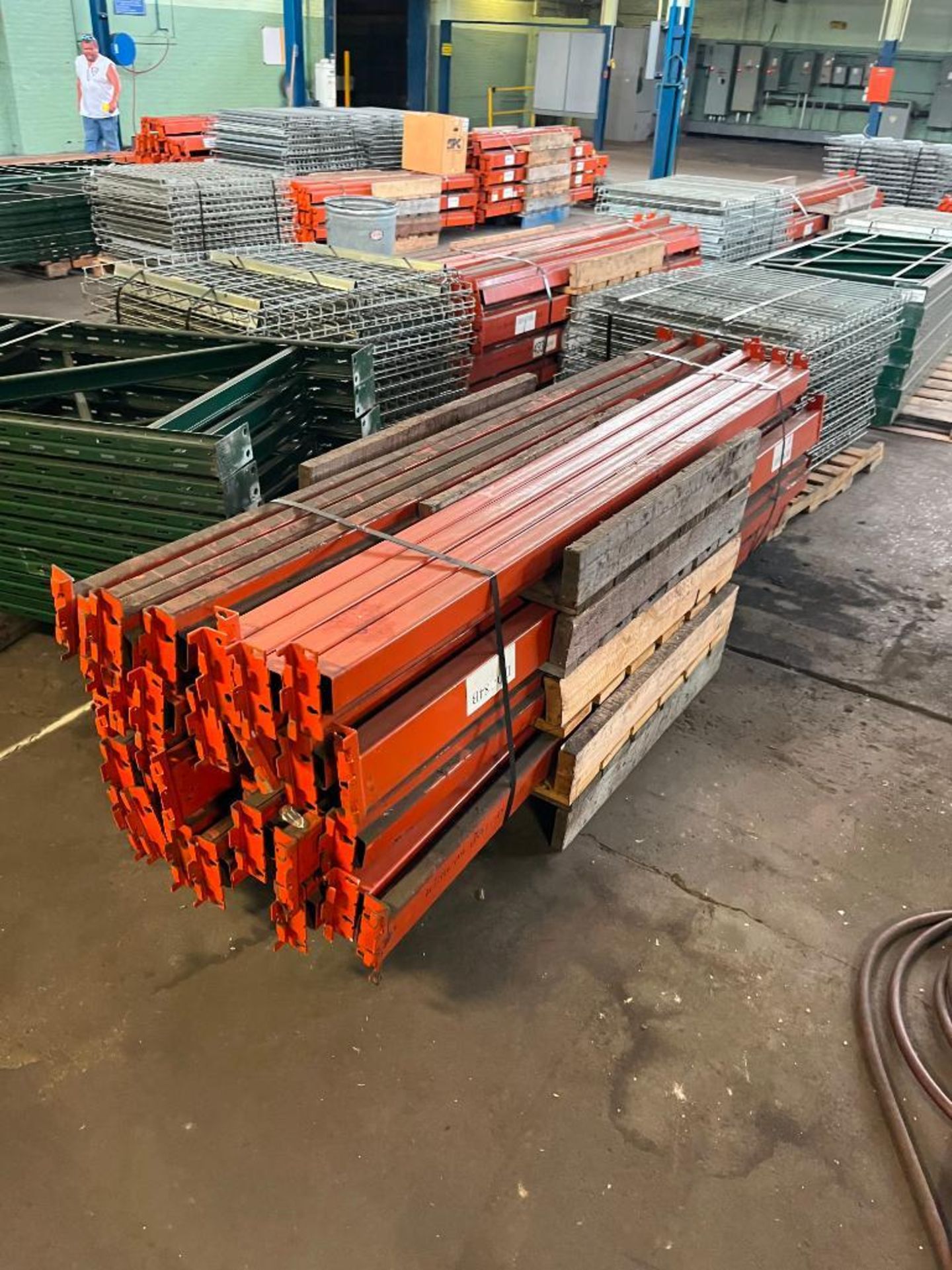 LOT OF SLOTTED PALLET RACKING INCL.: (30) 8' X 3' SLOTTED UPRIGHTS, (123) 4" X 96" CROSS BEAMS, (5) - Image 9 of 14