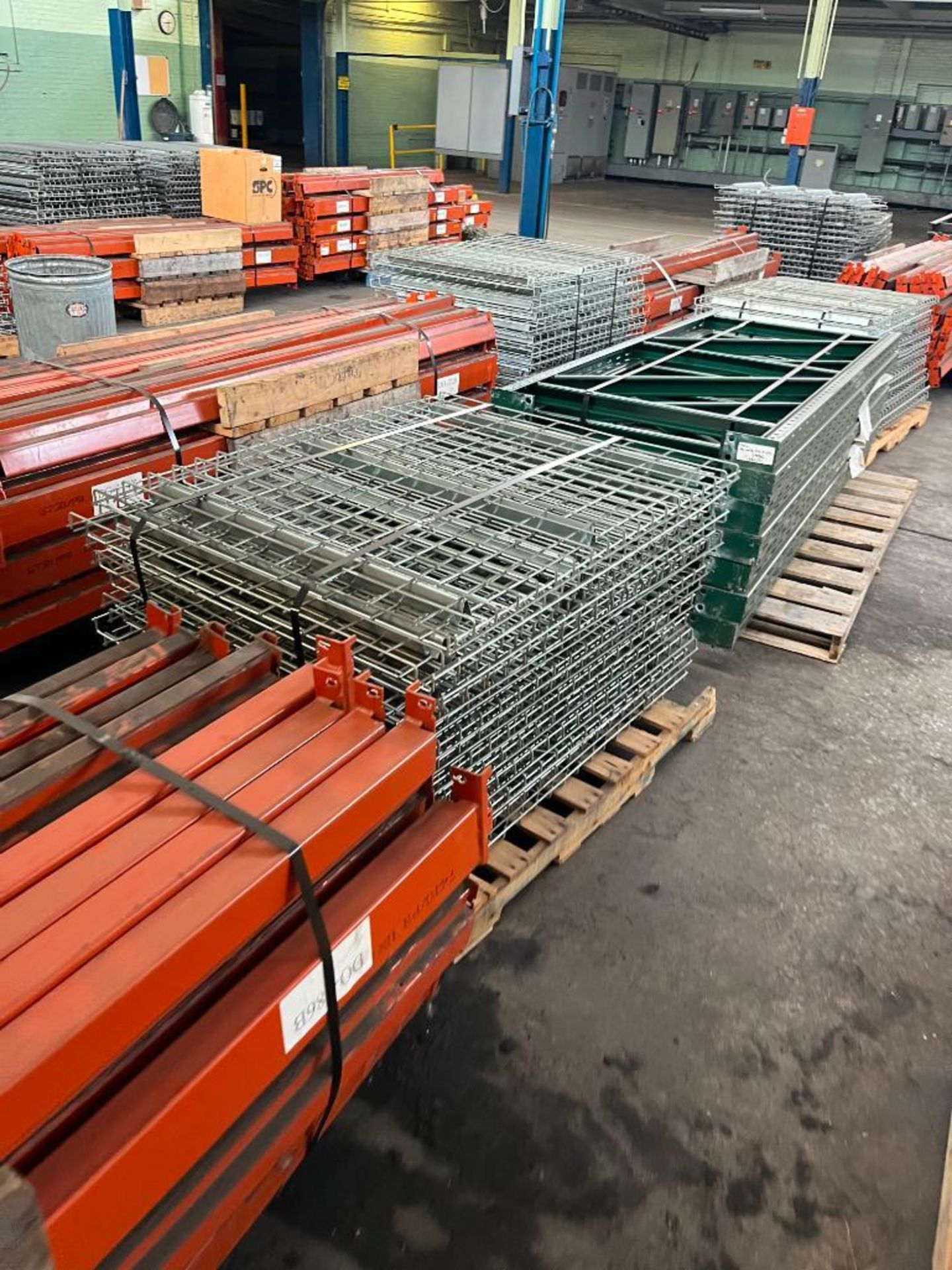 LOT OF SLOTTED PALLET RACKING INCL.: (30) 8' X 3' SLOTTED UPRIGHTS, (123) 4" X 96" CROSS BEAMS, (5) - Image 10 of 14