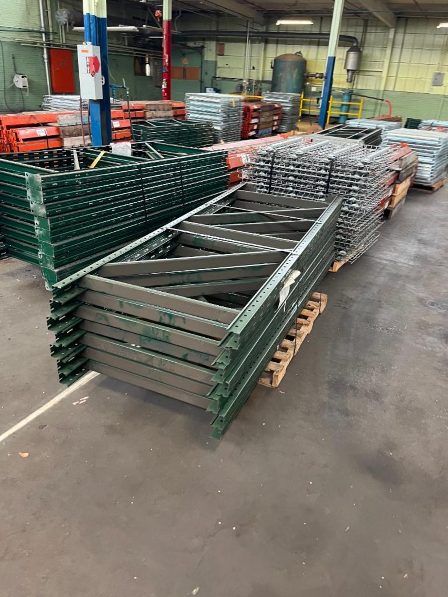 LOT OF SLOTTED PALLET RACKING INCL.: (30) 8' X 3' SLOTTED UPRIGHTS, (123) 4" X 96" CROSS BEAMS, (5) - Image 2 of 14