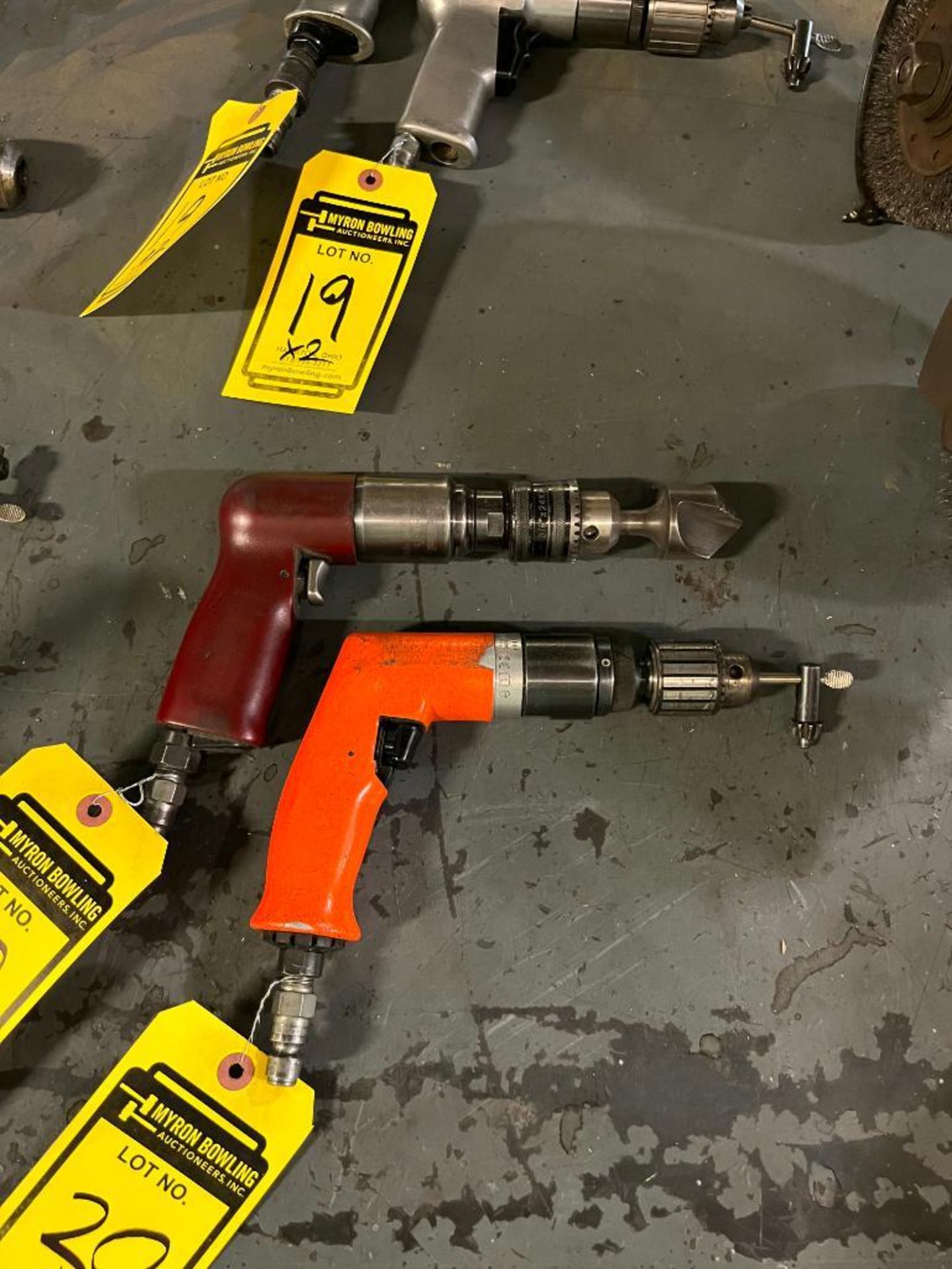 (2) 1/4" DRIVE PNEUMATIC DRILLS