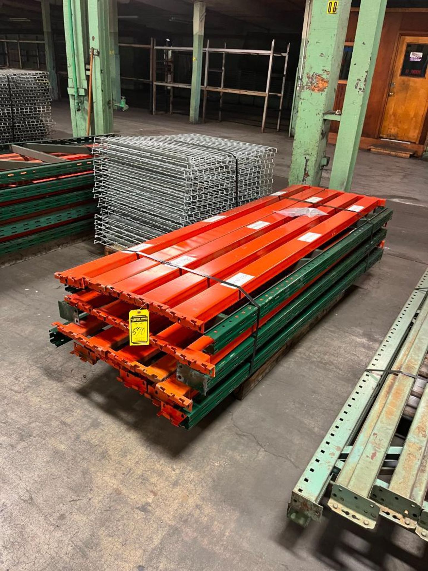 SKID OF SLOTTED STYLE PALLET RACK INCL.: (3) 10' X 36" SLOTTED UPRIGHTS, (20) 4" X 96" CROSS BEAMS