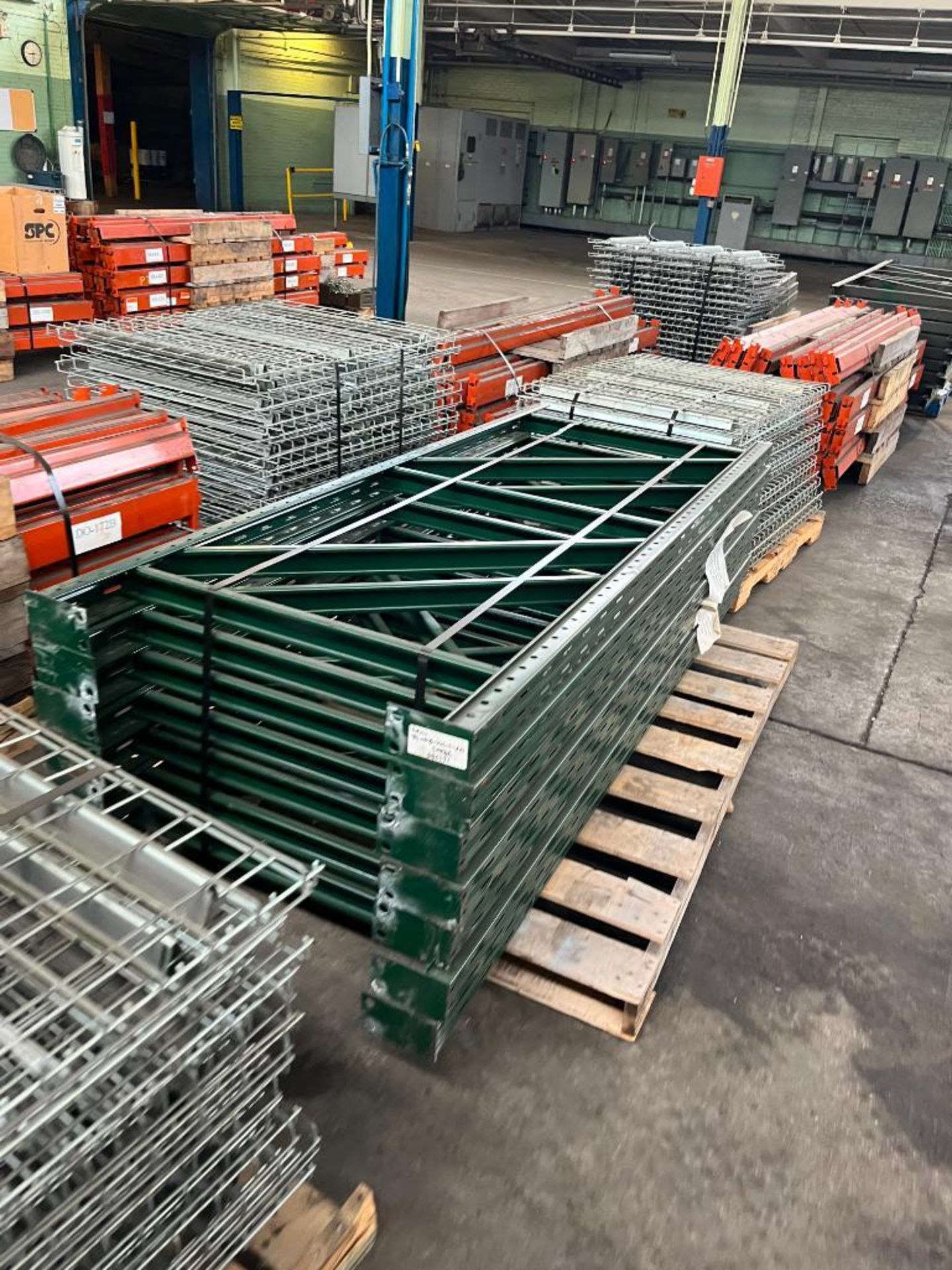LOT OF SLOTTED PALLET RACKING INCL.: (30) 8' X 3' SLOTTED UPRIGHTS, (123) 4" X 96" CROSS BEAMS, (5) - Image 11 of 14
