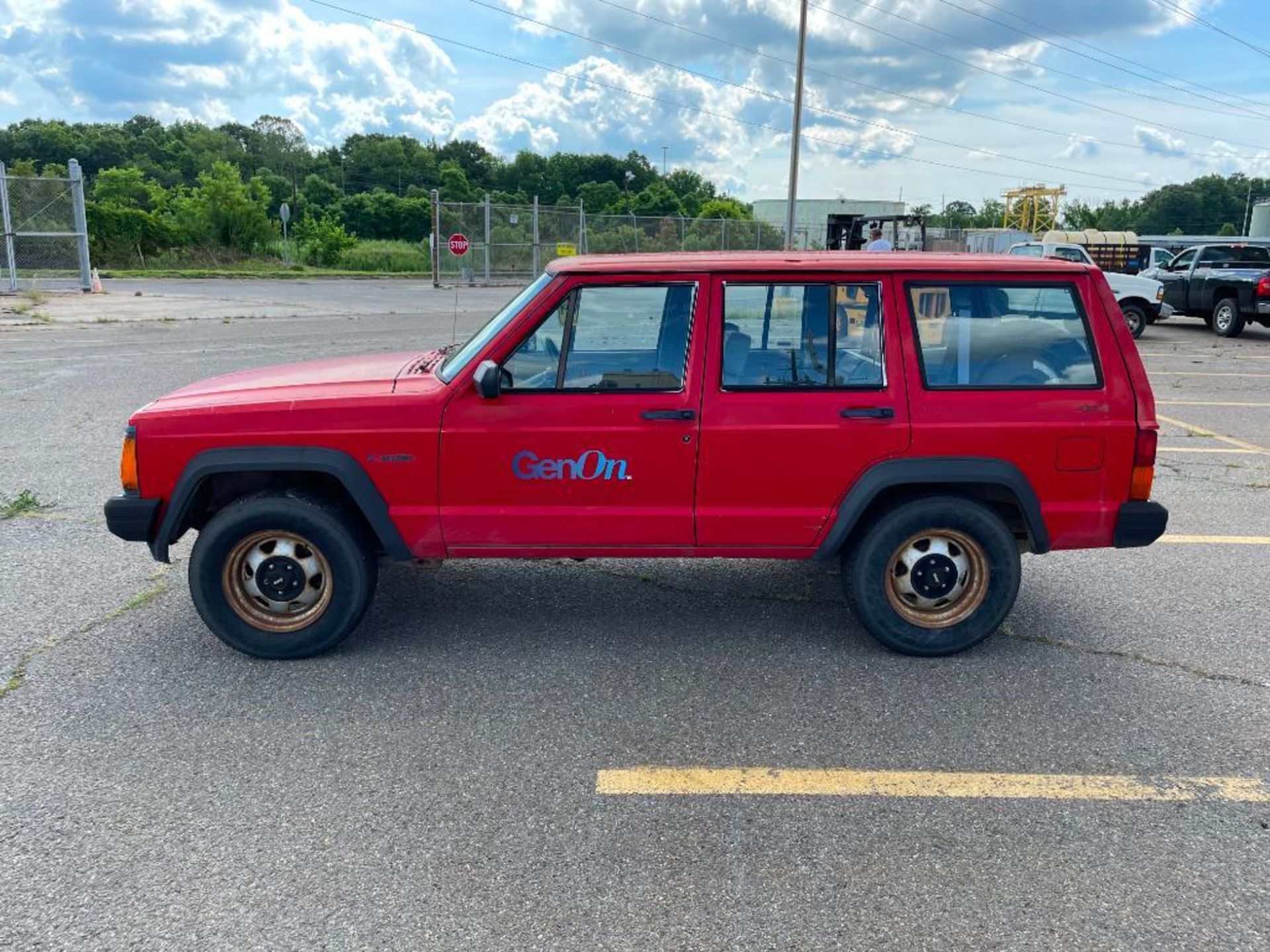 1994 JEEP CHEROKEE, 4X4, AUTOMATIC TRANS., 4.0 L ENGINE, VIN 1J4FJ857RL125768, 154,347 MILES